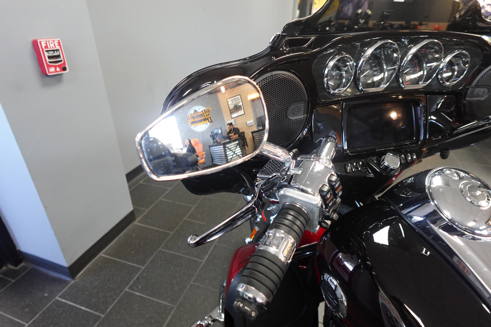 2022 Harley-Davidson® CVO™ Tri Glide® FLHTCUTGSE, photo 12