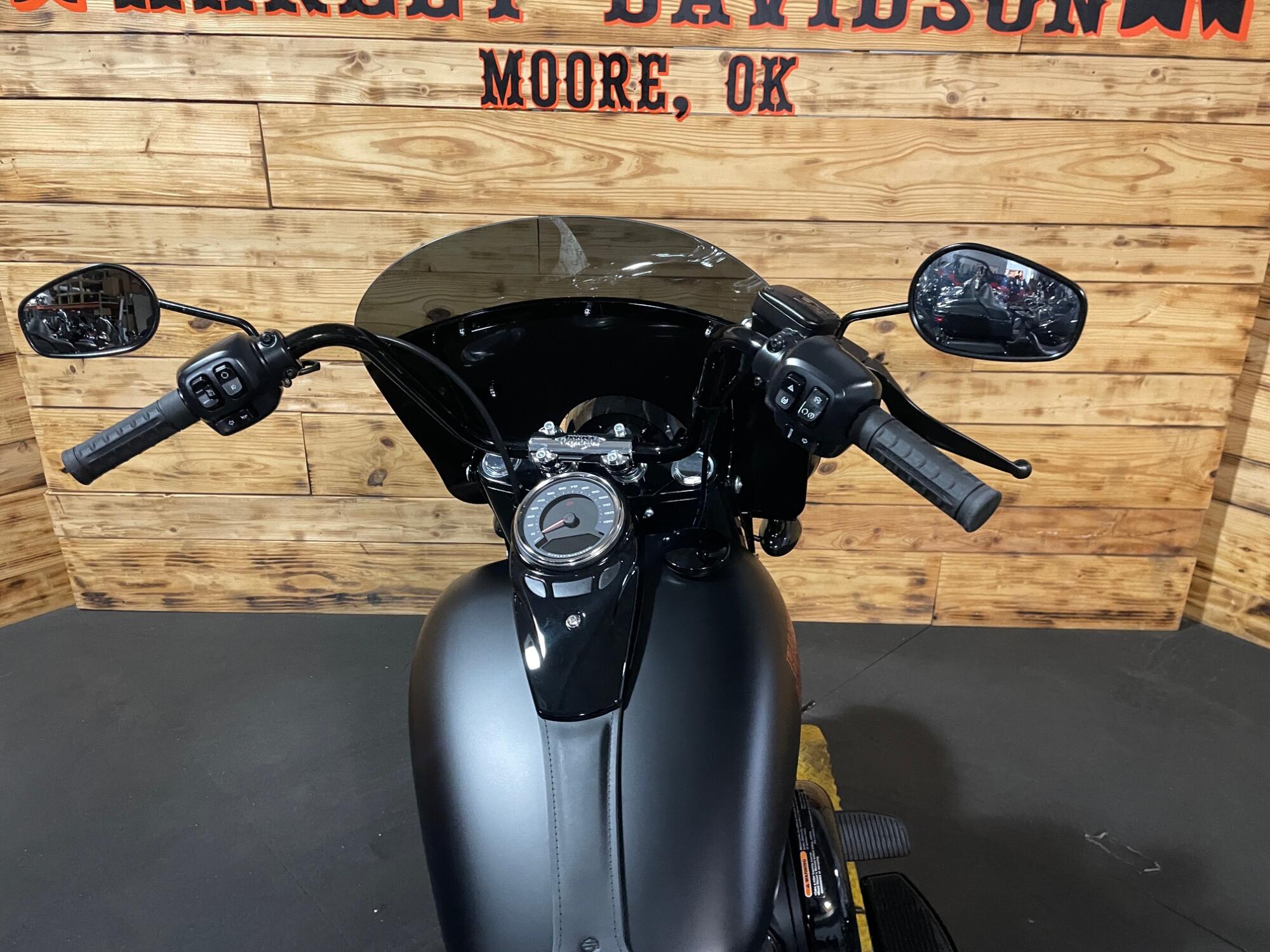 2026 Harley-Davidson® Deadwood™ FLHD, photo 13