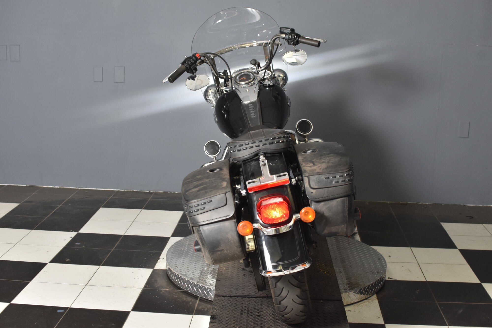 2022 Harley-Davidson® Heritage Classic 114 Vivid Black (Black Finish w/Cast Wheels) FLHCS, photo 7