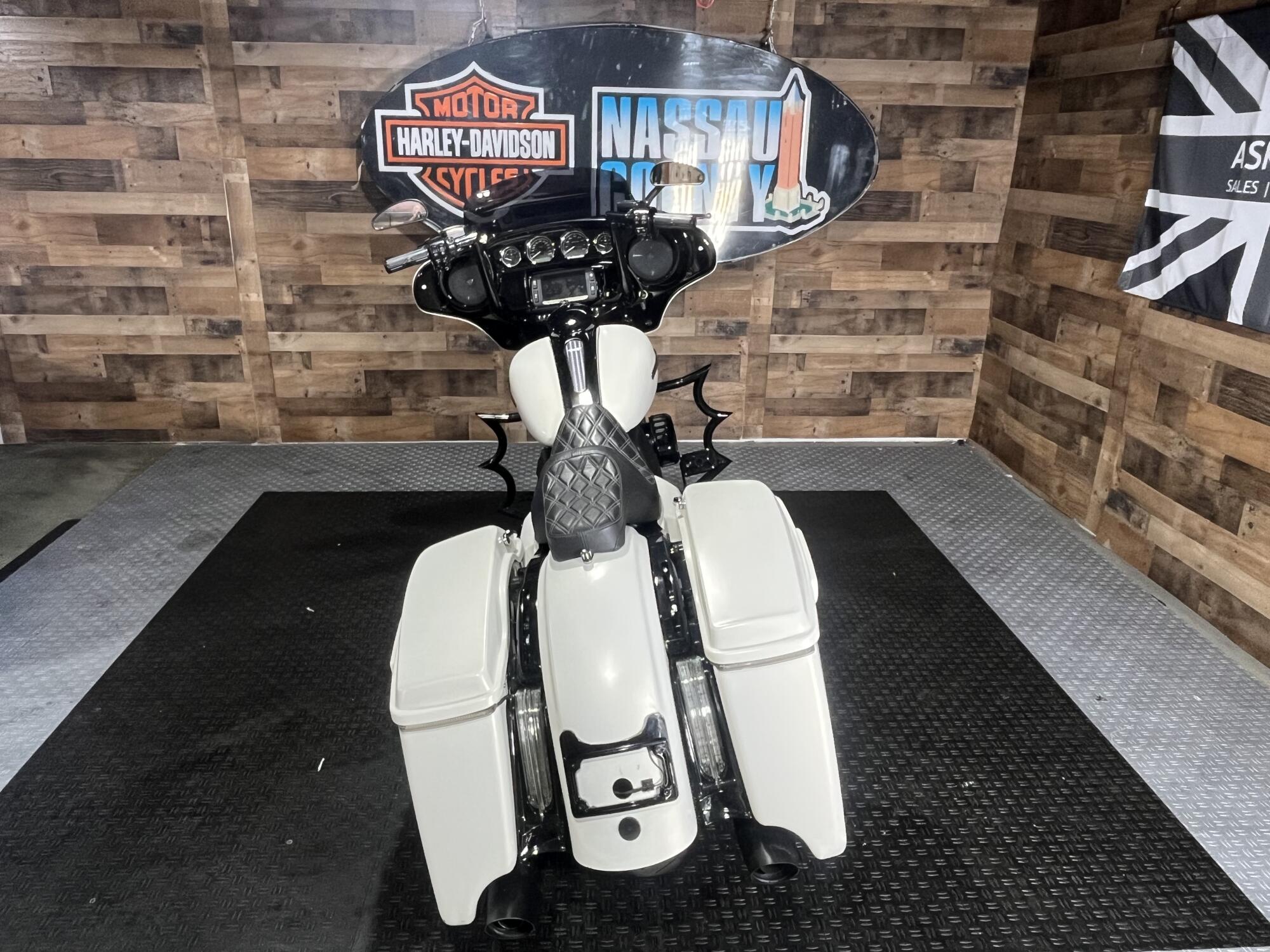 2018 Harley-Davidson® Street Glide® Special Bonneville Salt Denim, photo 7