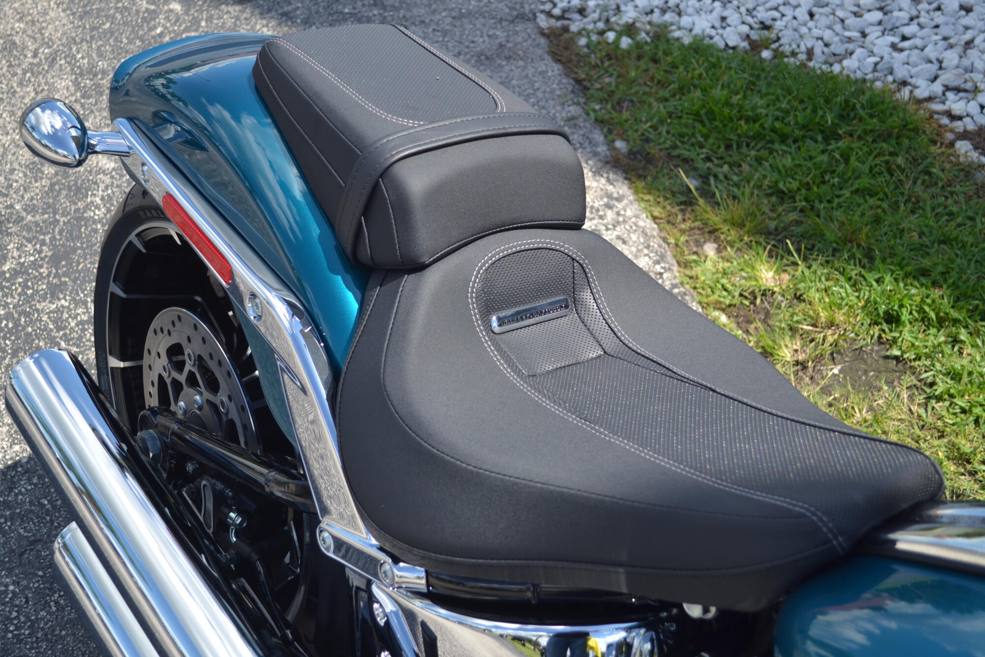 2026 Harley-Davidson® Breakout® Teal Thunder - FXBR, photo 22