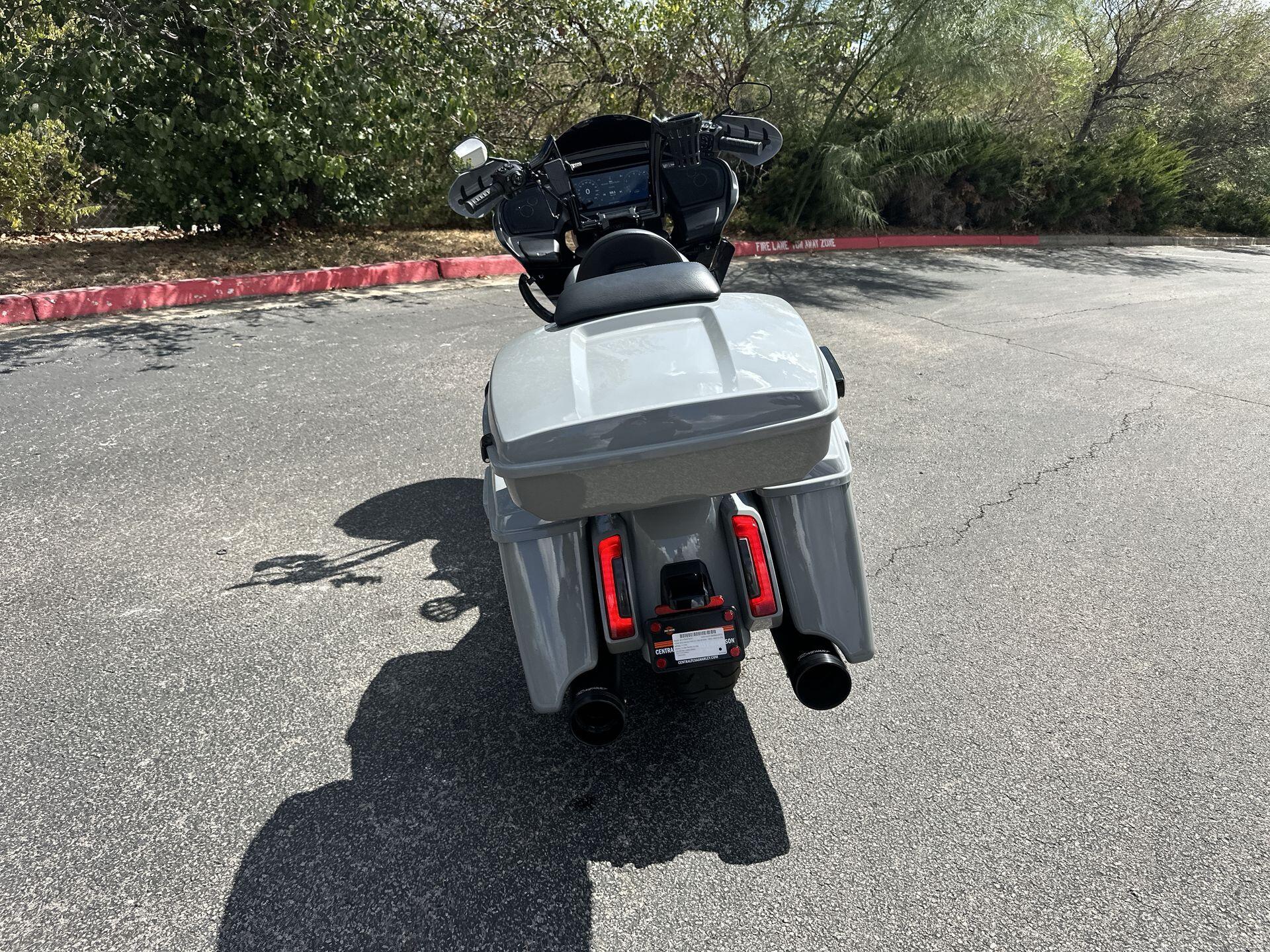 2025 Harley-Davidson® Road Glide™ FLTRX, photo 7