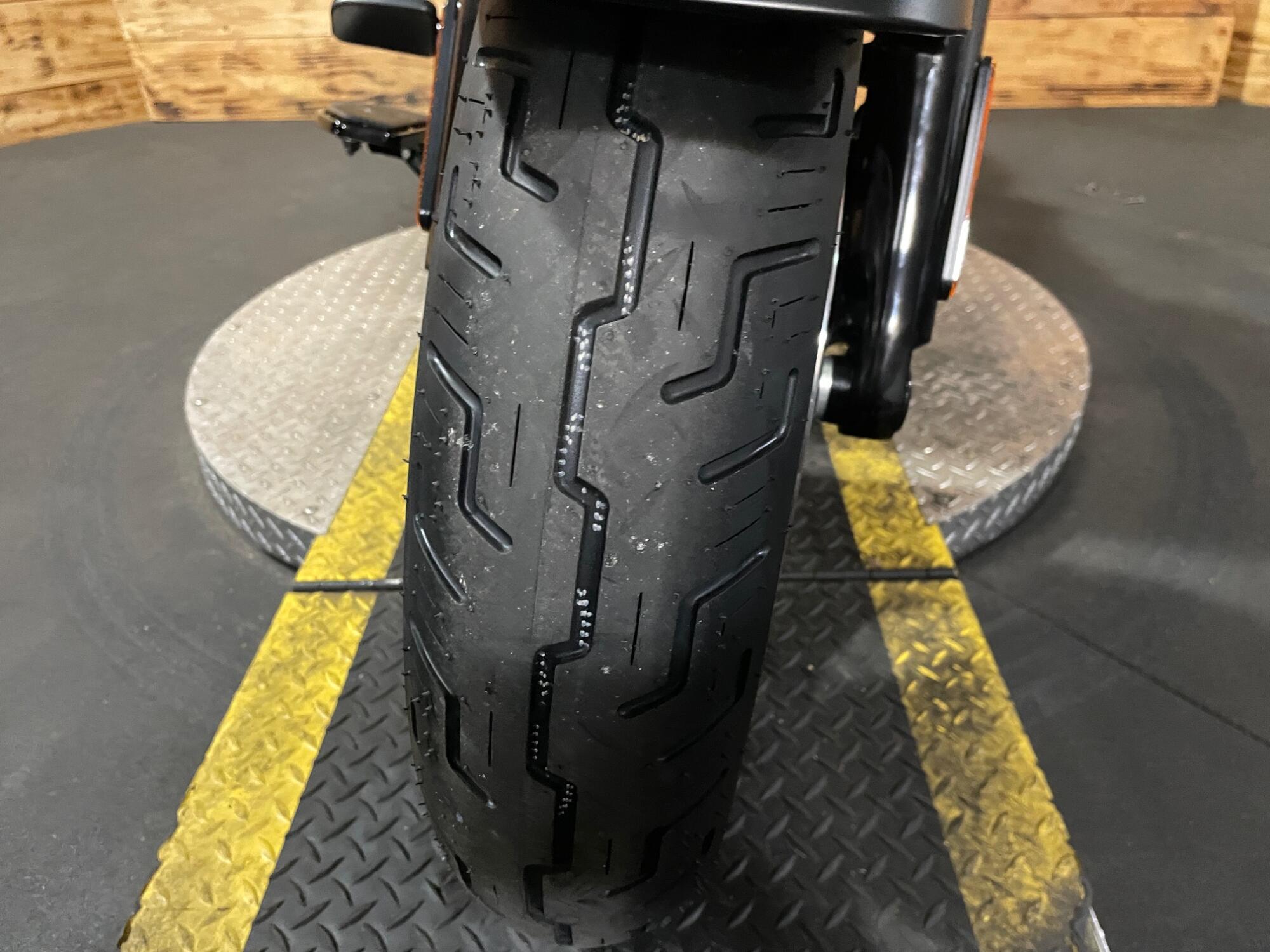 2026 Harley-Davidson® Deadwood™ FLHD, photo 5