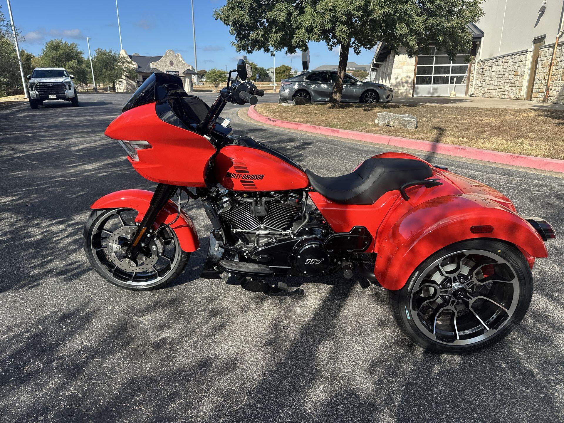 2026 Harley-Davidson® Road Glide 3 FLTRT, photo 6