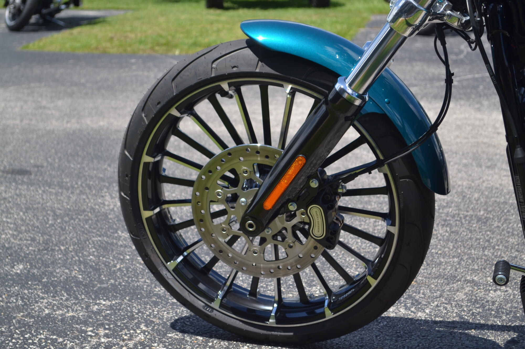 2026 Harley-Davidson® Breakout® Teal Thunder - FXBR, photo 18
