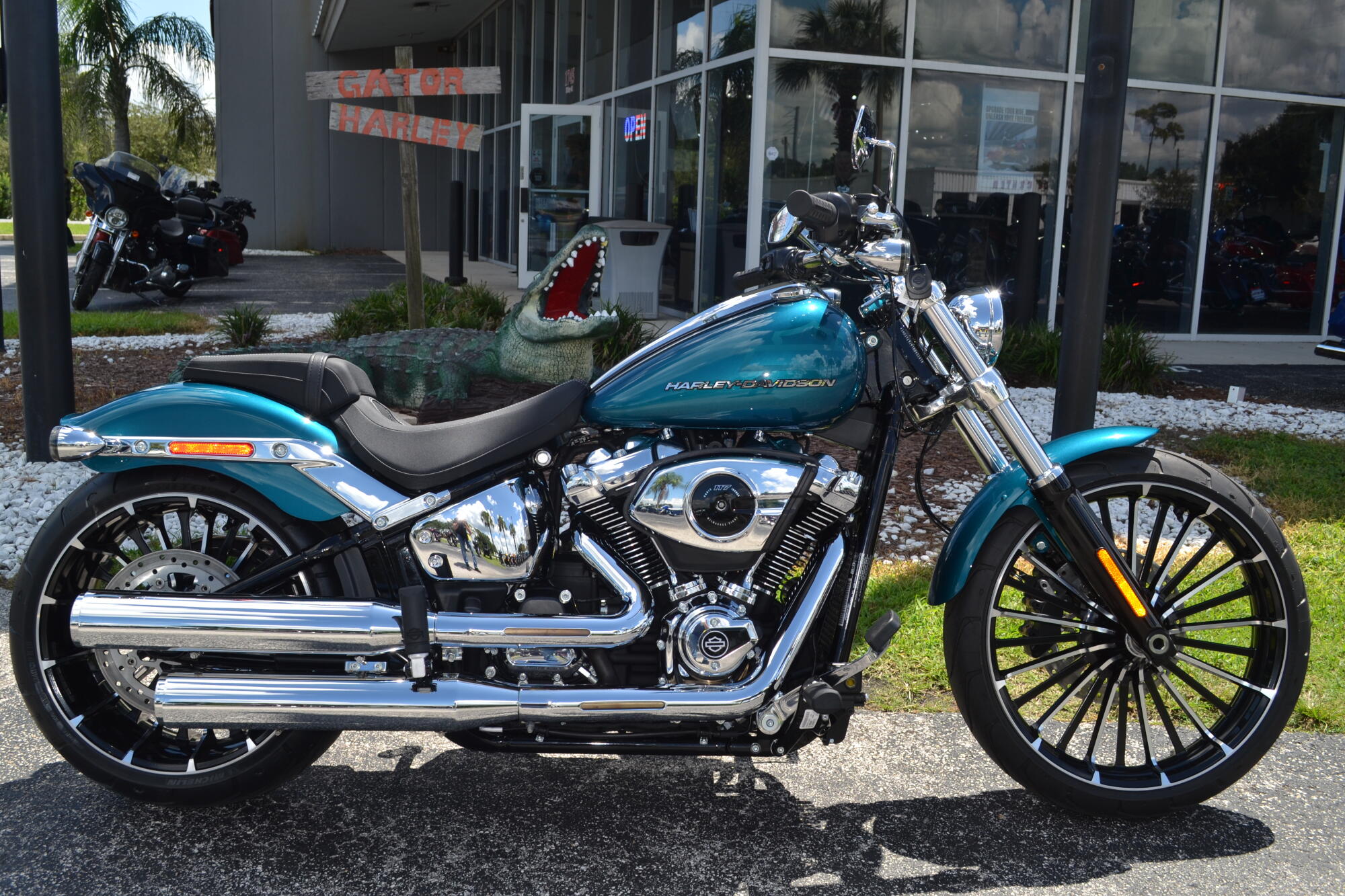 2026 Harley-Davidson® Breakout® Teal Thunder - FXBR