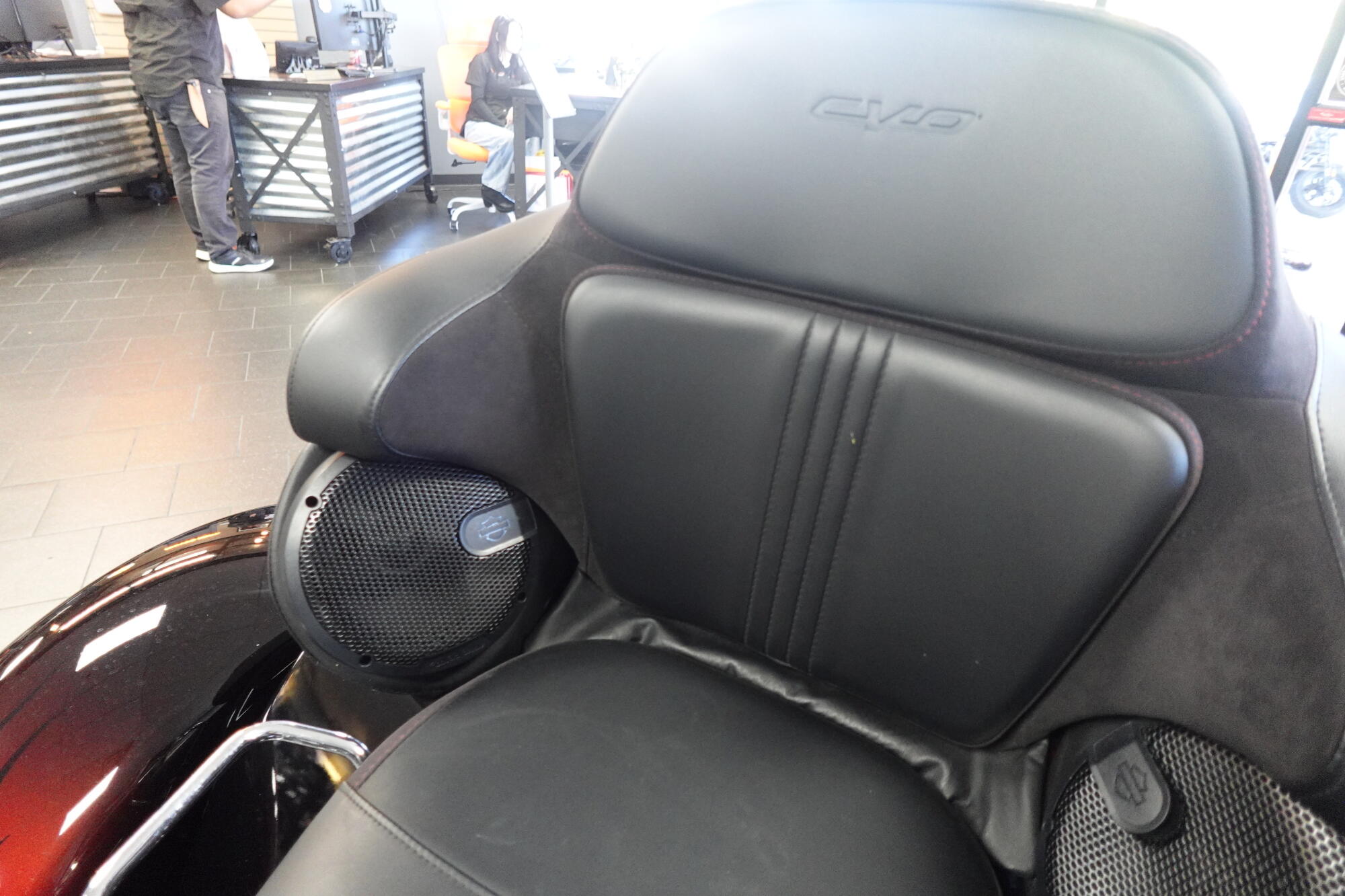 2022 Harley-Davidson® CVO™ Tri Glide® FLHTCUTGSE, photo 14