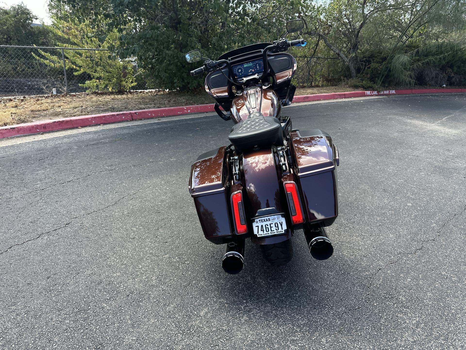 2024 Harley-Davidson® CVO™ Road Glide® FLTRXSE, photo 9