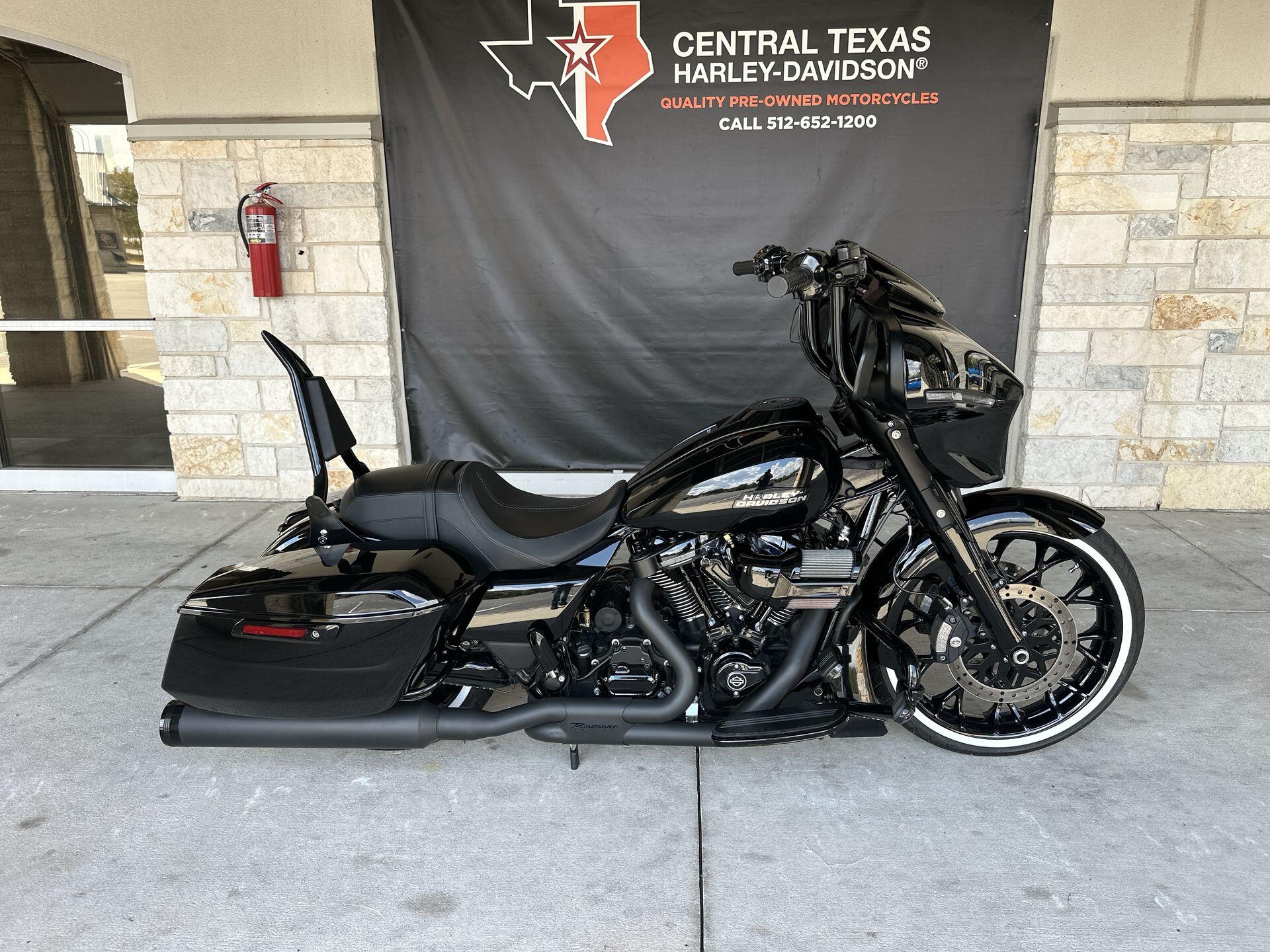 2024 Harley-Davidson® Street Glide® FLHX, photo 3