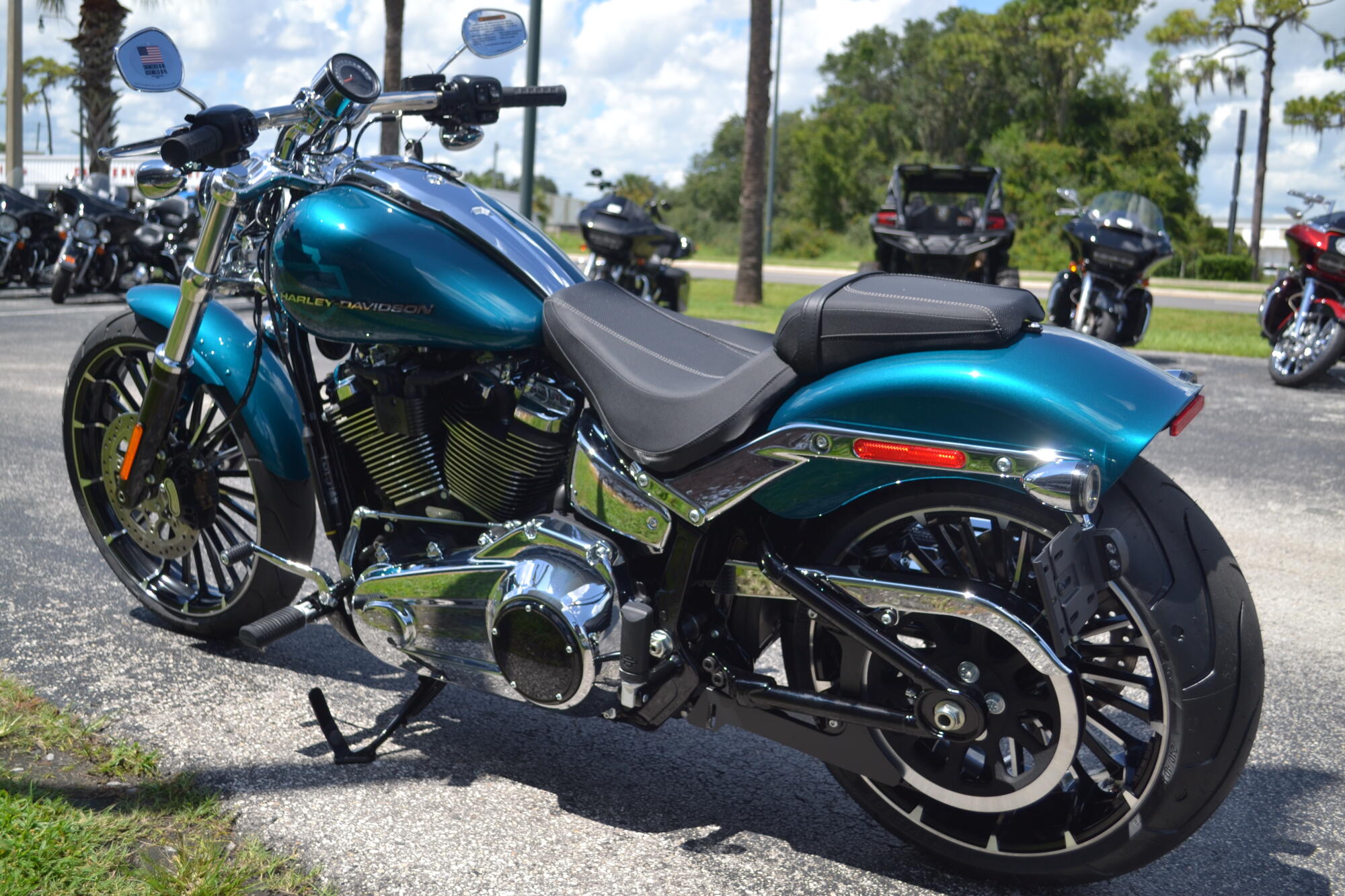 2026 Harley-Davidson® Breakout® Teal Thunder - FXBR, photo 13