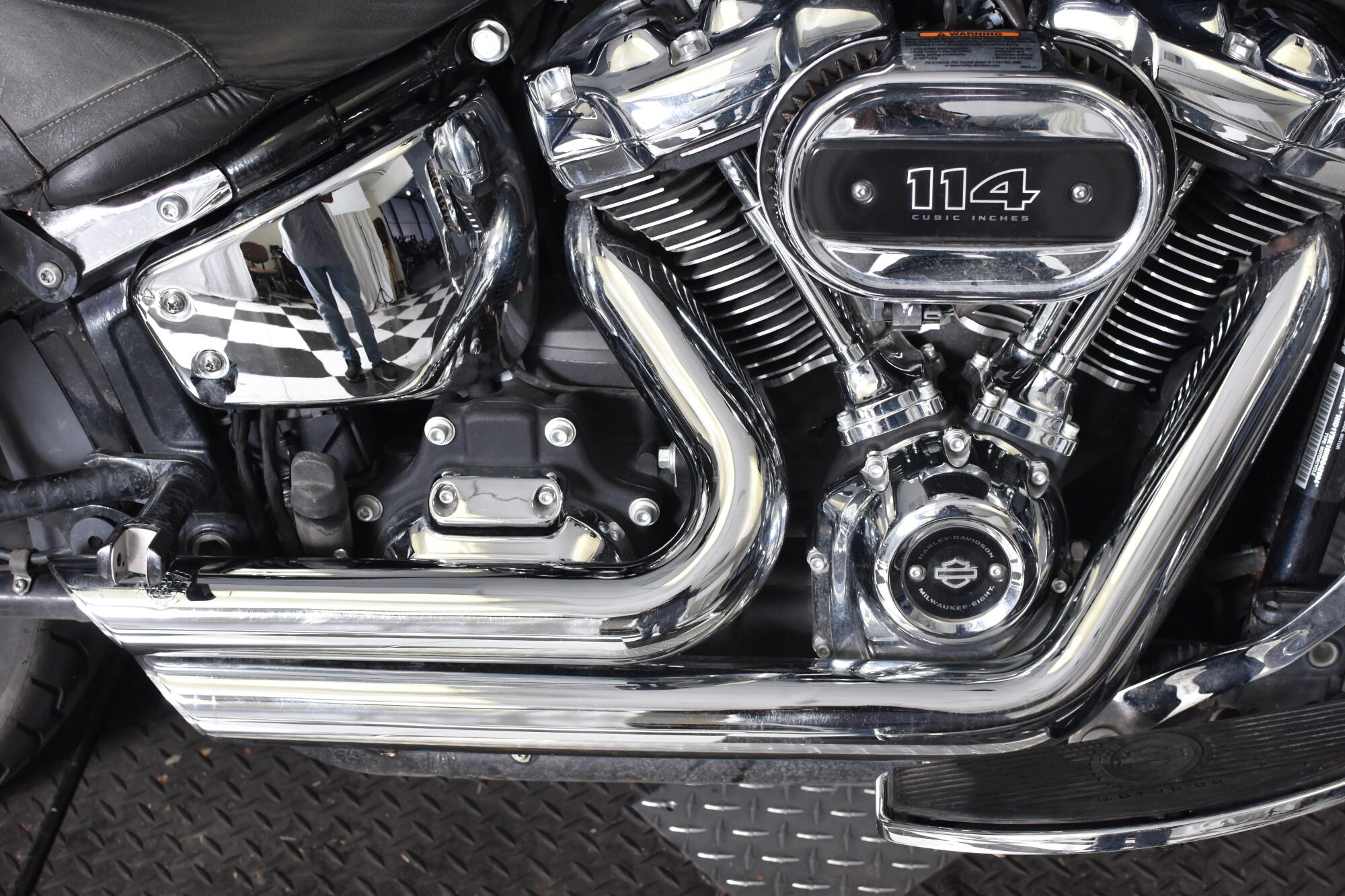 2022 Harley-Davidson® Heritage Classic 114 Vivid Black (Black Finish w/Cast Wheels) FLHCS, photo 13