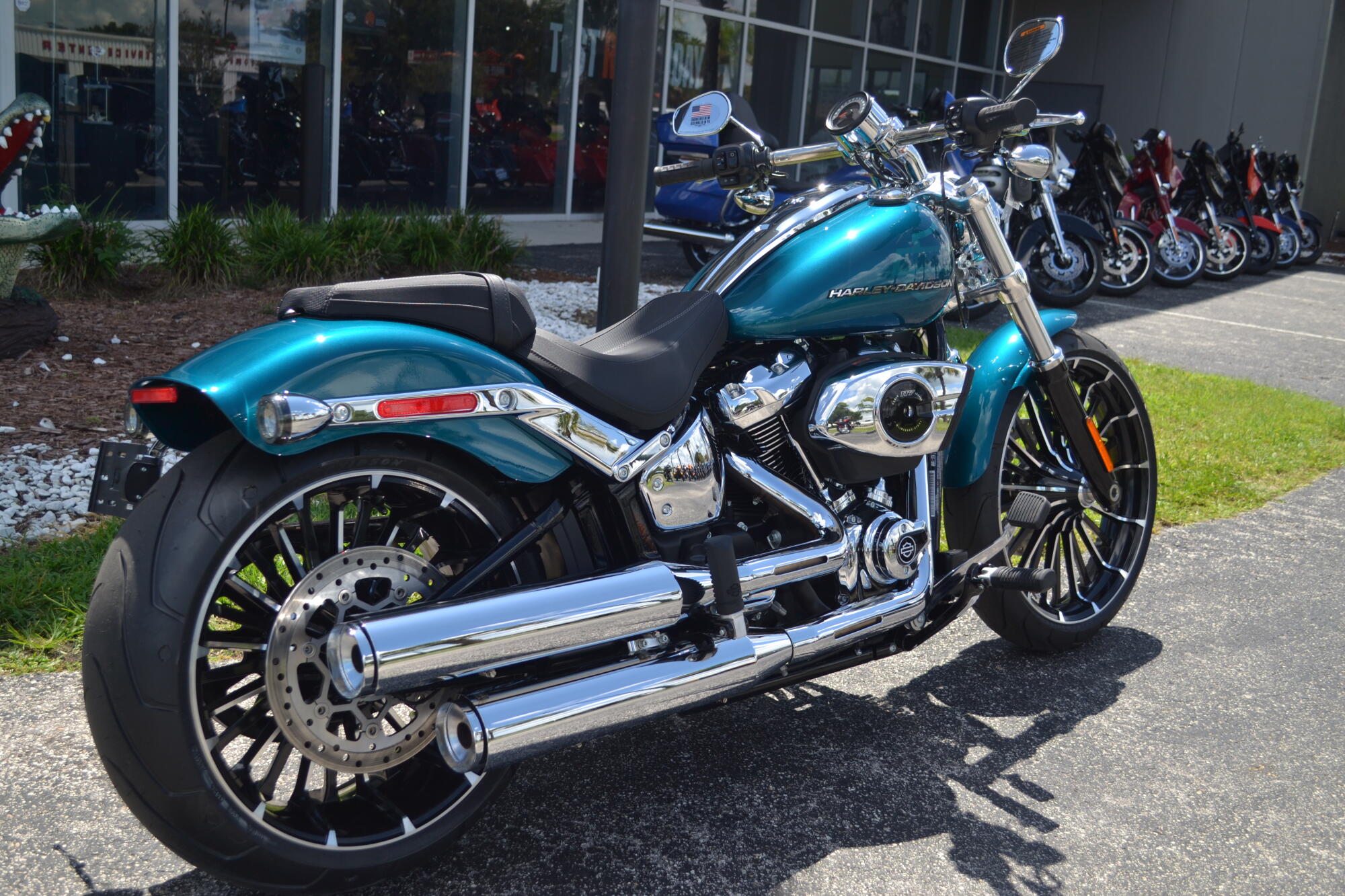2026 Harley-Davidson® Breakout® Teal Thunder - FXBR, photo 6