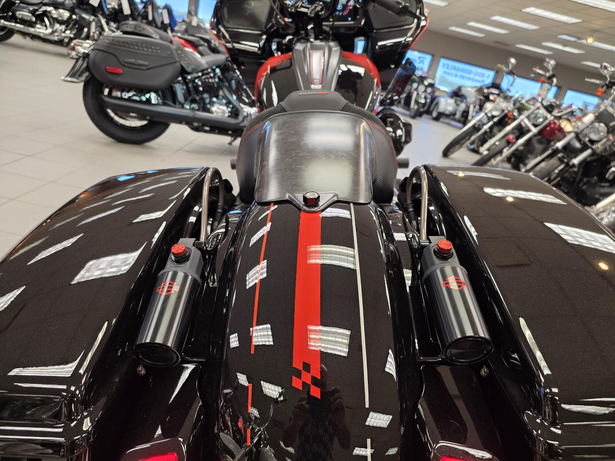 2026 Harley-Davidson® CVO Road Glide ST Citrus Heat Re-Entry, photo 26