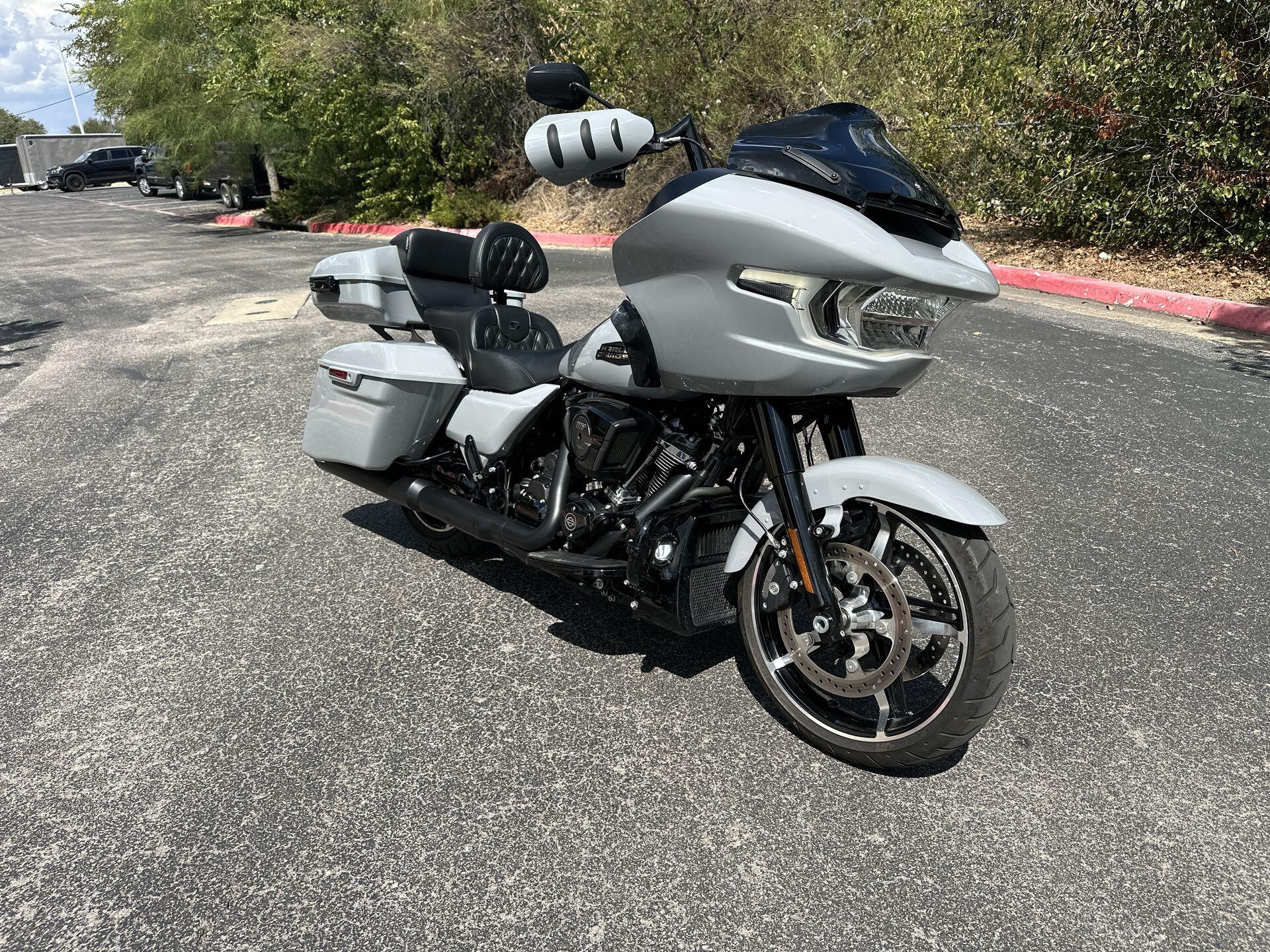 2025 Harley-Davidson® Road Glide™ FLTRX, photo 3