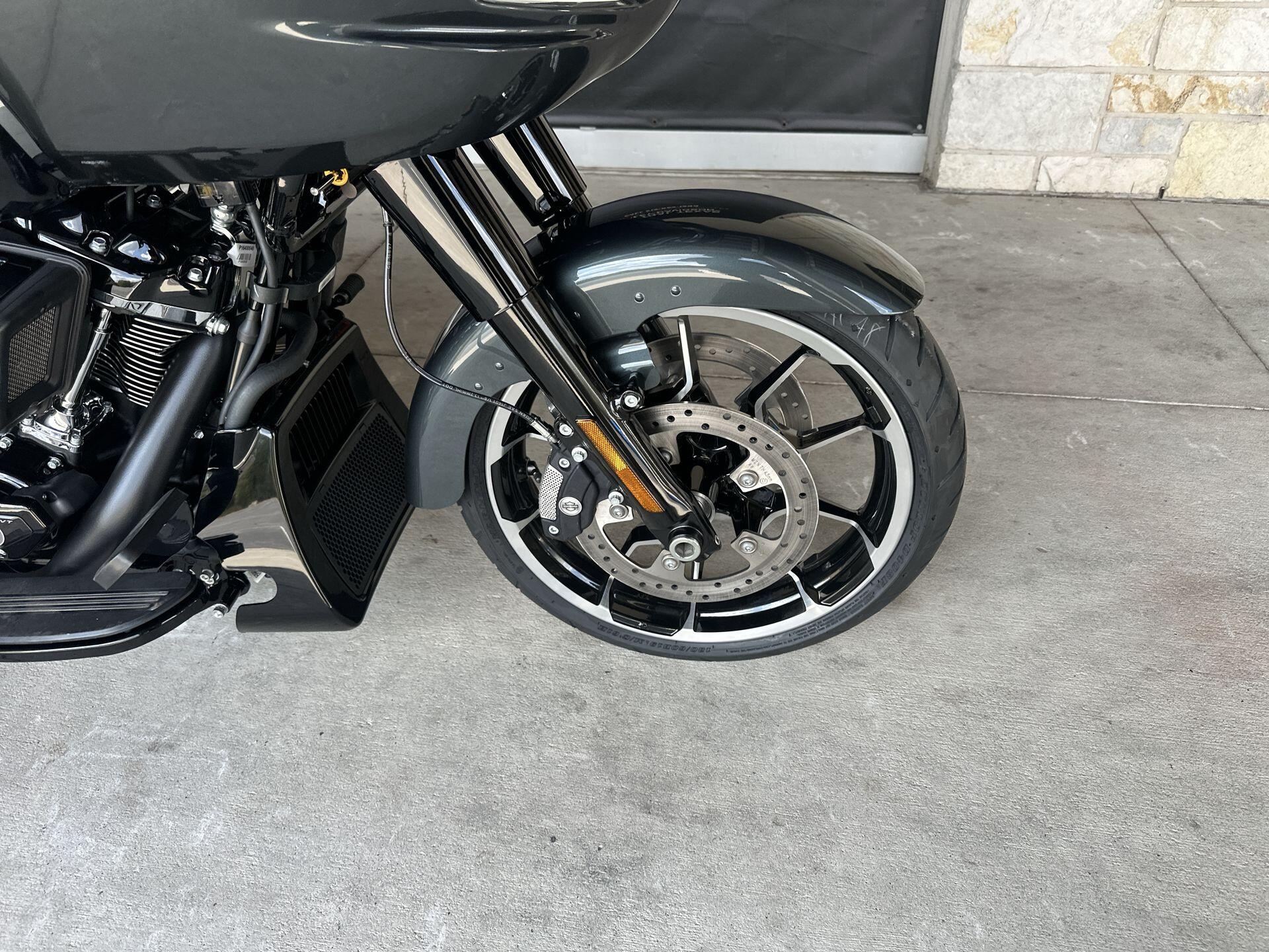 2026 Harley-Davidson® Road Glide 3 FLTRT, photo 12