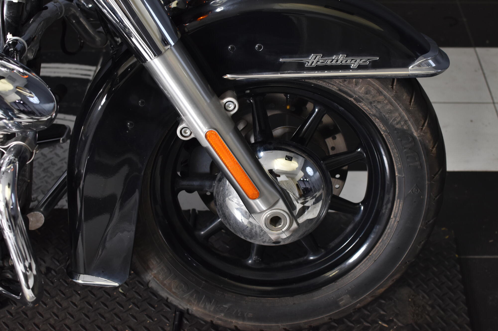 2022 Harley-Davidson® Heritage Classic 114 Vivid Black (Black Finish w/Cast Wheels) FLHCS, photo 9