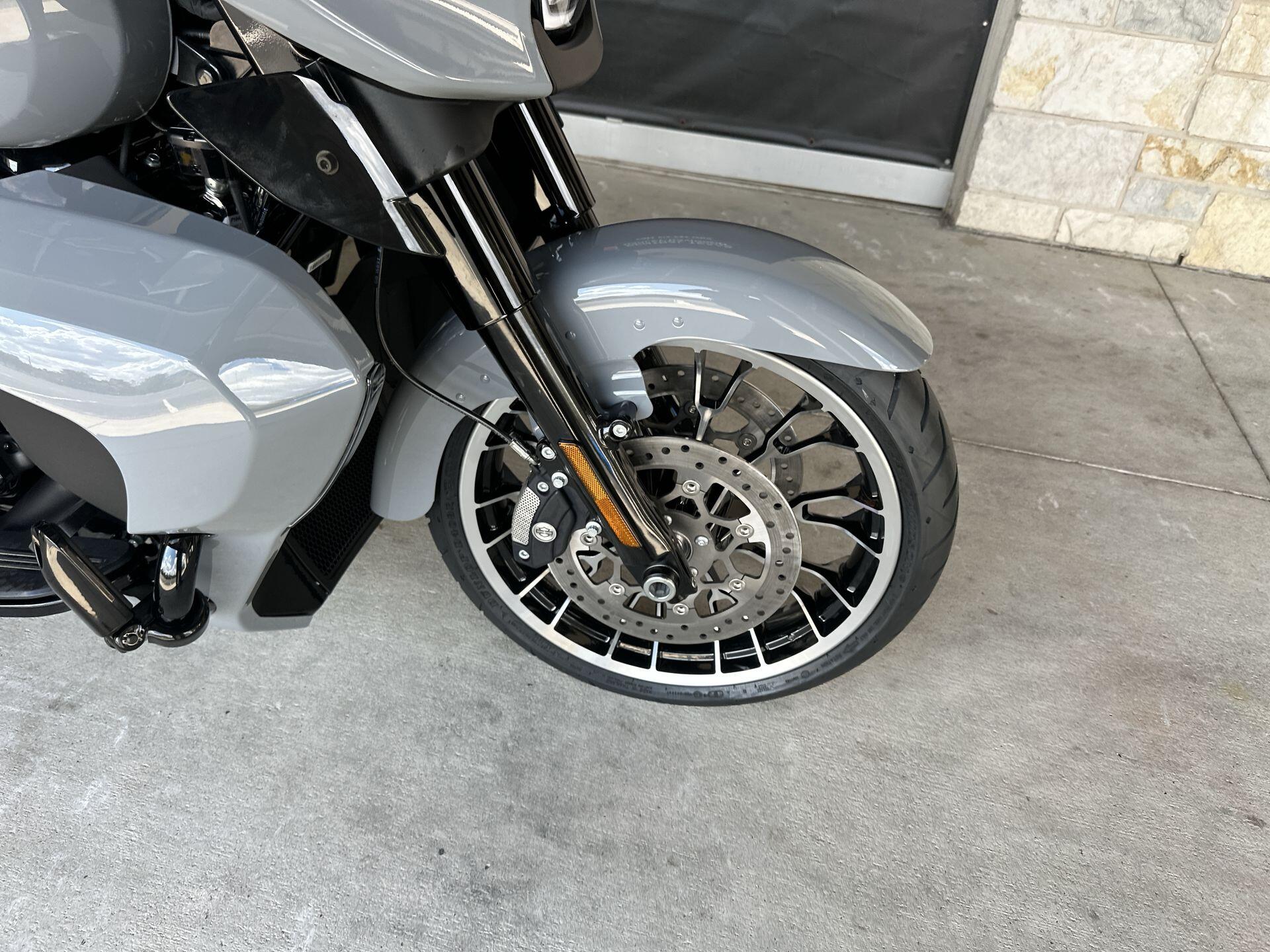 2026 Harley-Davidson® Street Glide 3 Limited FLHLT, photo 12