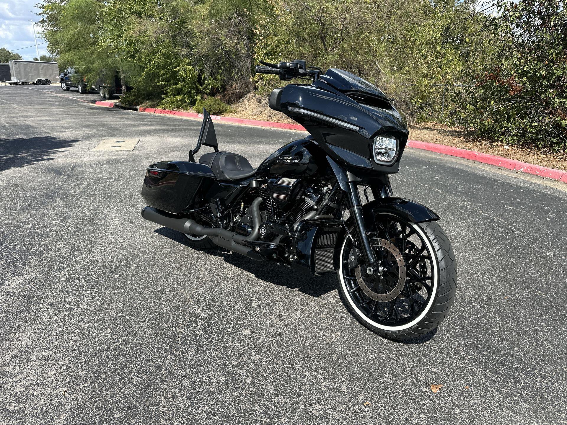 2024 Harley-Davidson® Street Glide® FLHX, photo 4