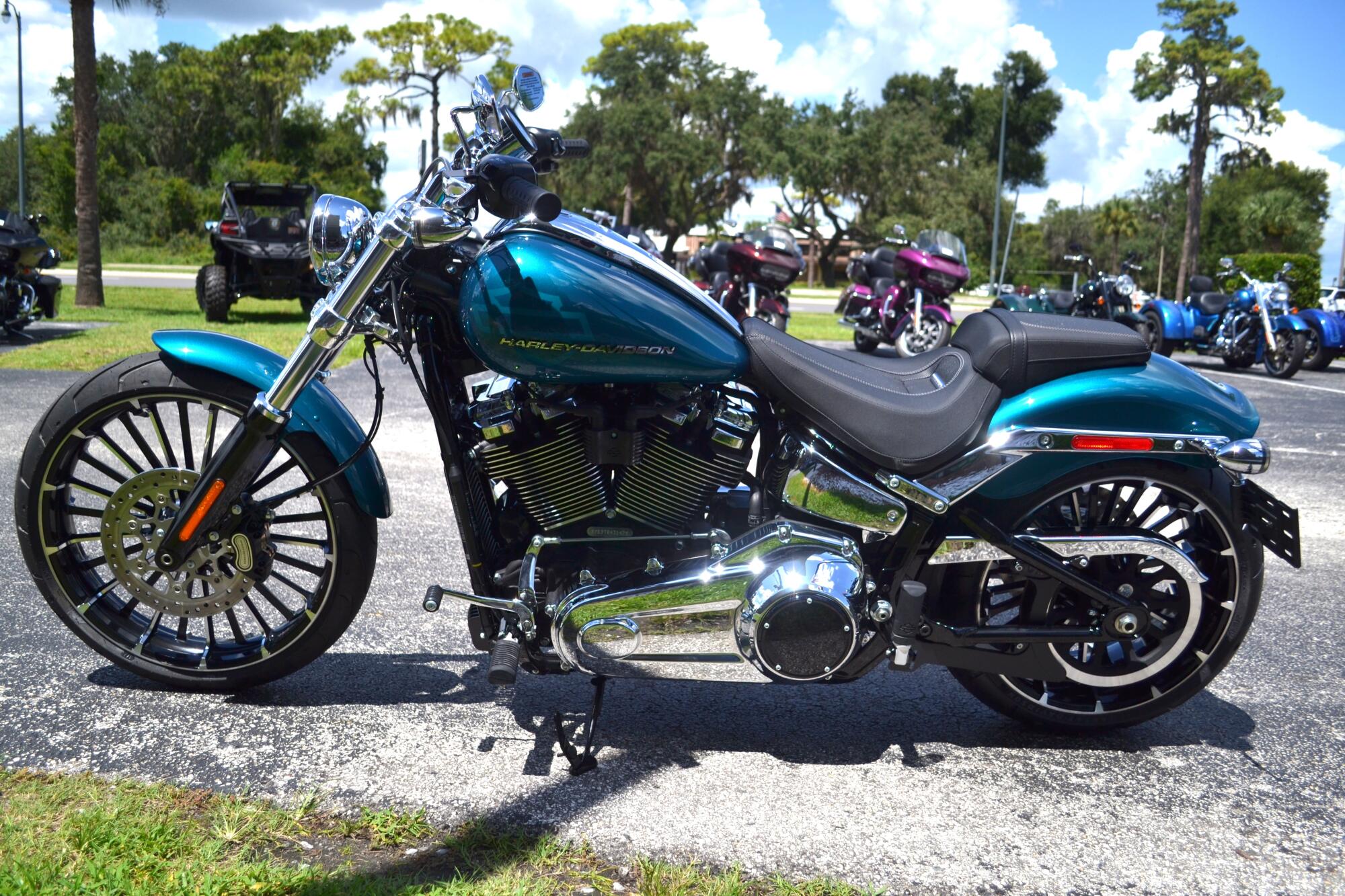 2026 Harley-Davidson® Breakout® Teal Thunder - FXBR, photo 14