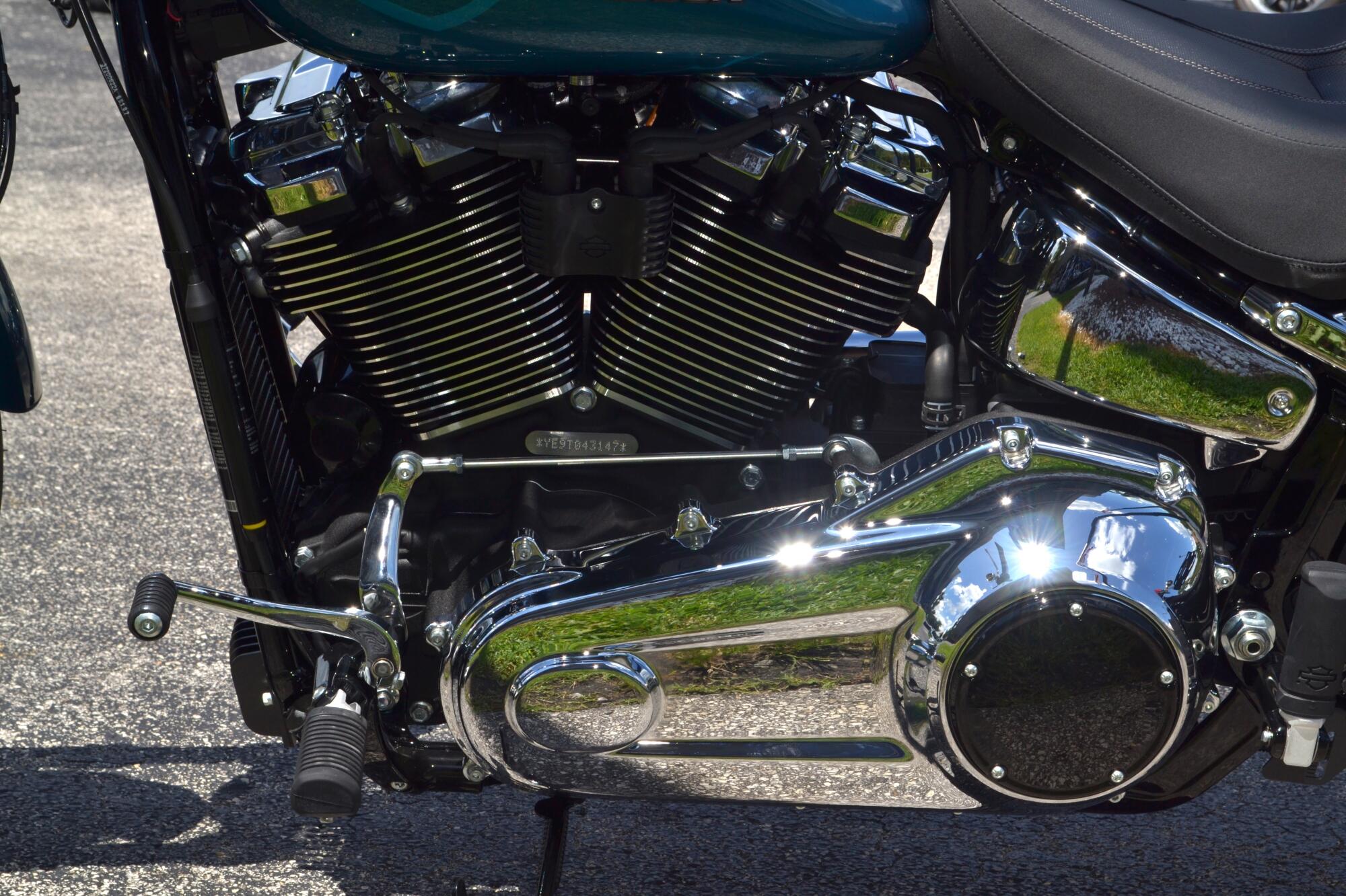 2026 Harley-Davidson® Breakout® Teal Thunder - FXBR, photo 16