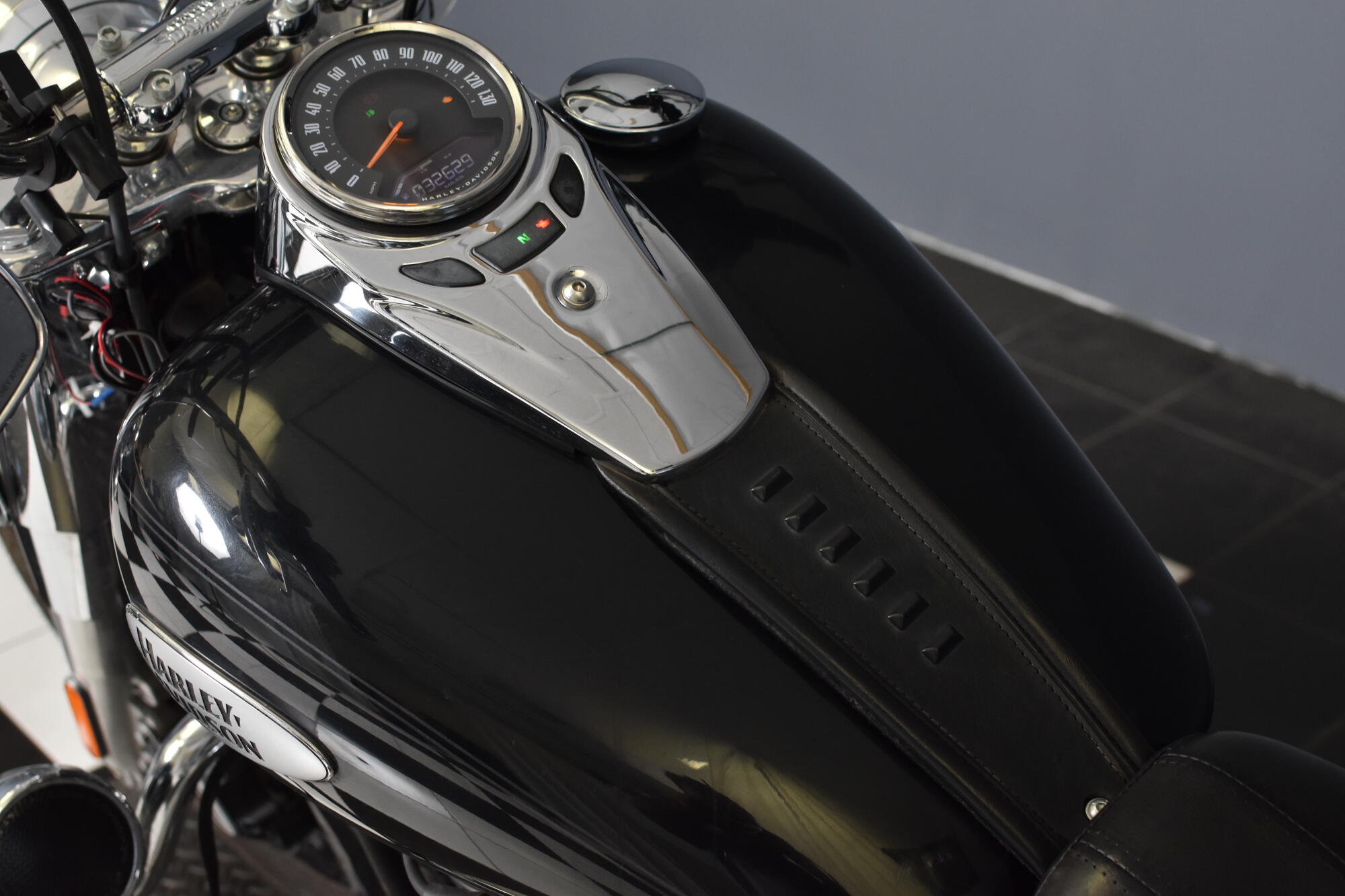 2022 Harley-Davidson® Heritage Classic 114 Vivid Black (Black Finish w/Cast Wheels) FLHCS, photo 16