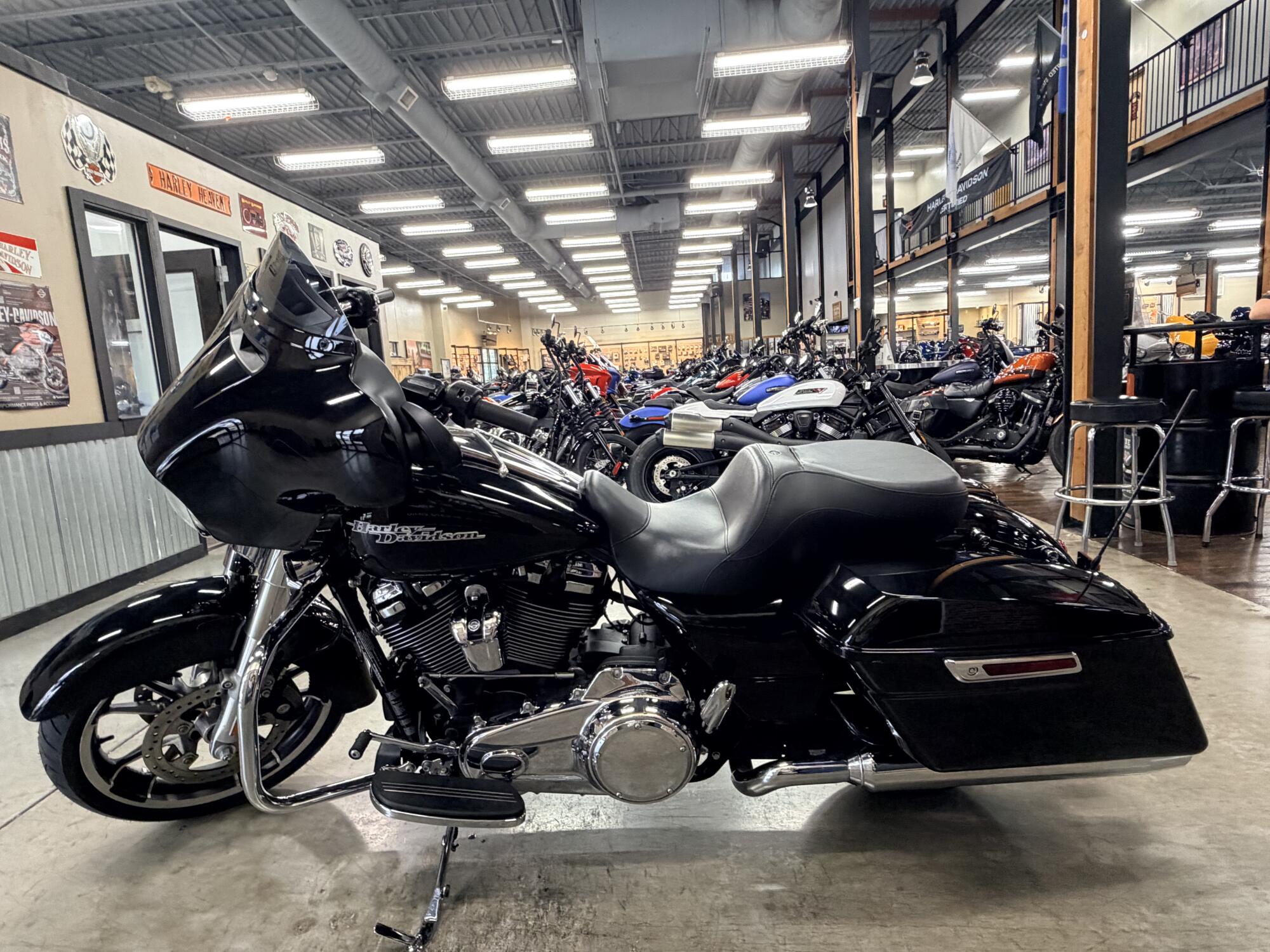2020 Harley-Davidson® Street Glide® FLHX, photo 12