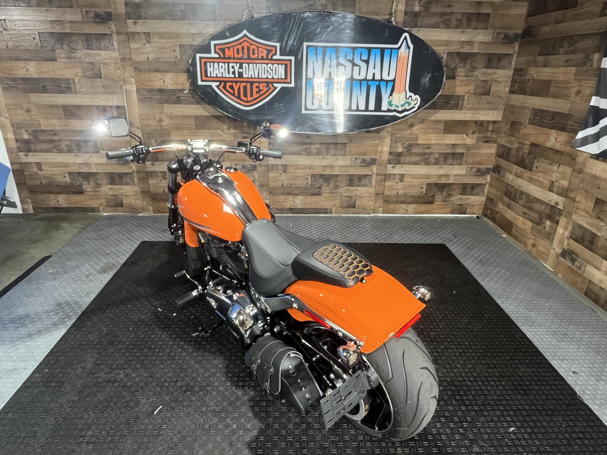 2023 Harley-Davidson® Breakout™ Baja Orange, photo 6