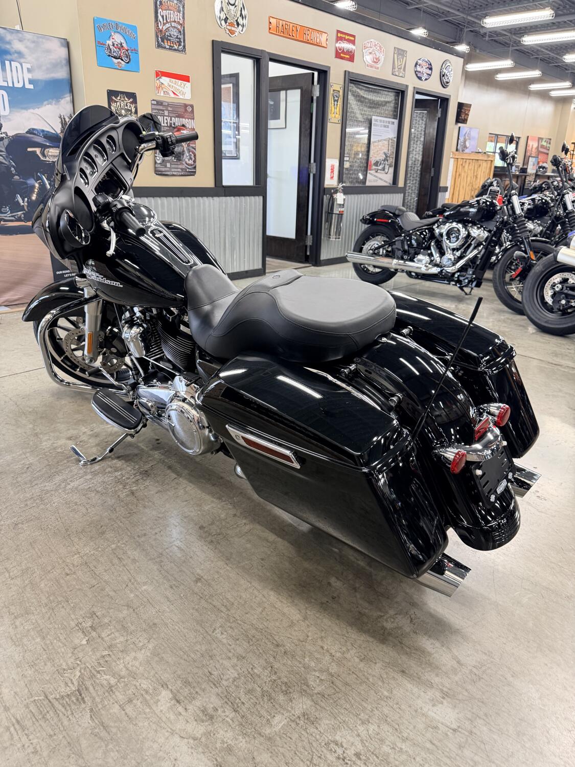 2020 Harley-Davidson® Street Glide® FLHX, photo 11