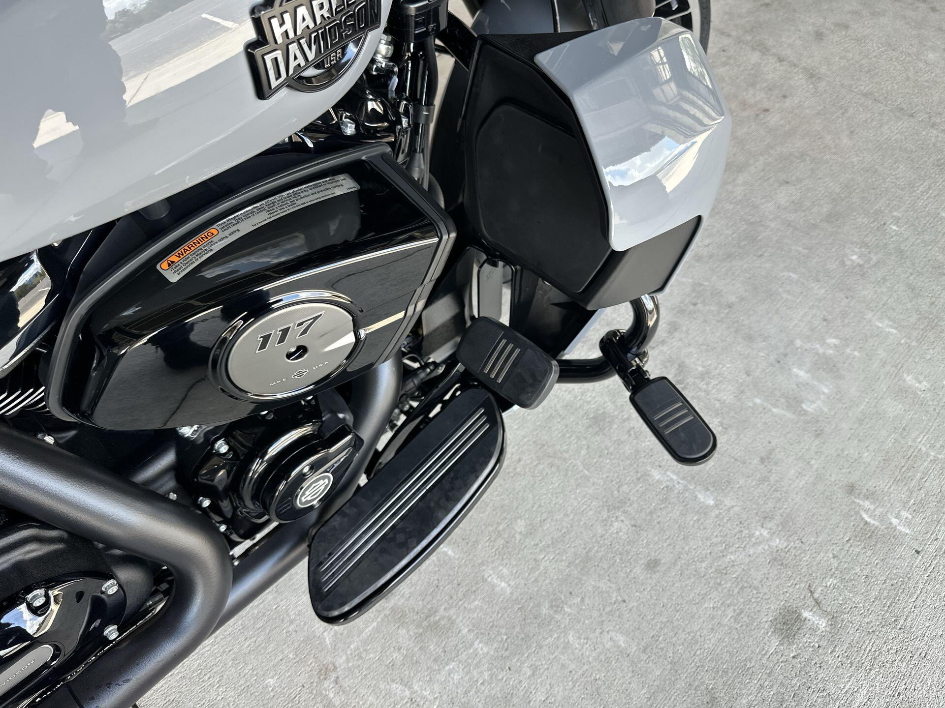 2026 Harley-Davidson® Street Glide 3 Limited FLHLT, photo 17