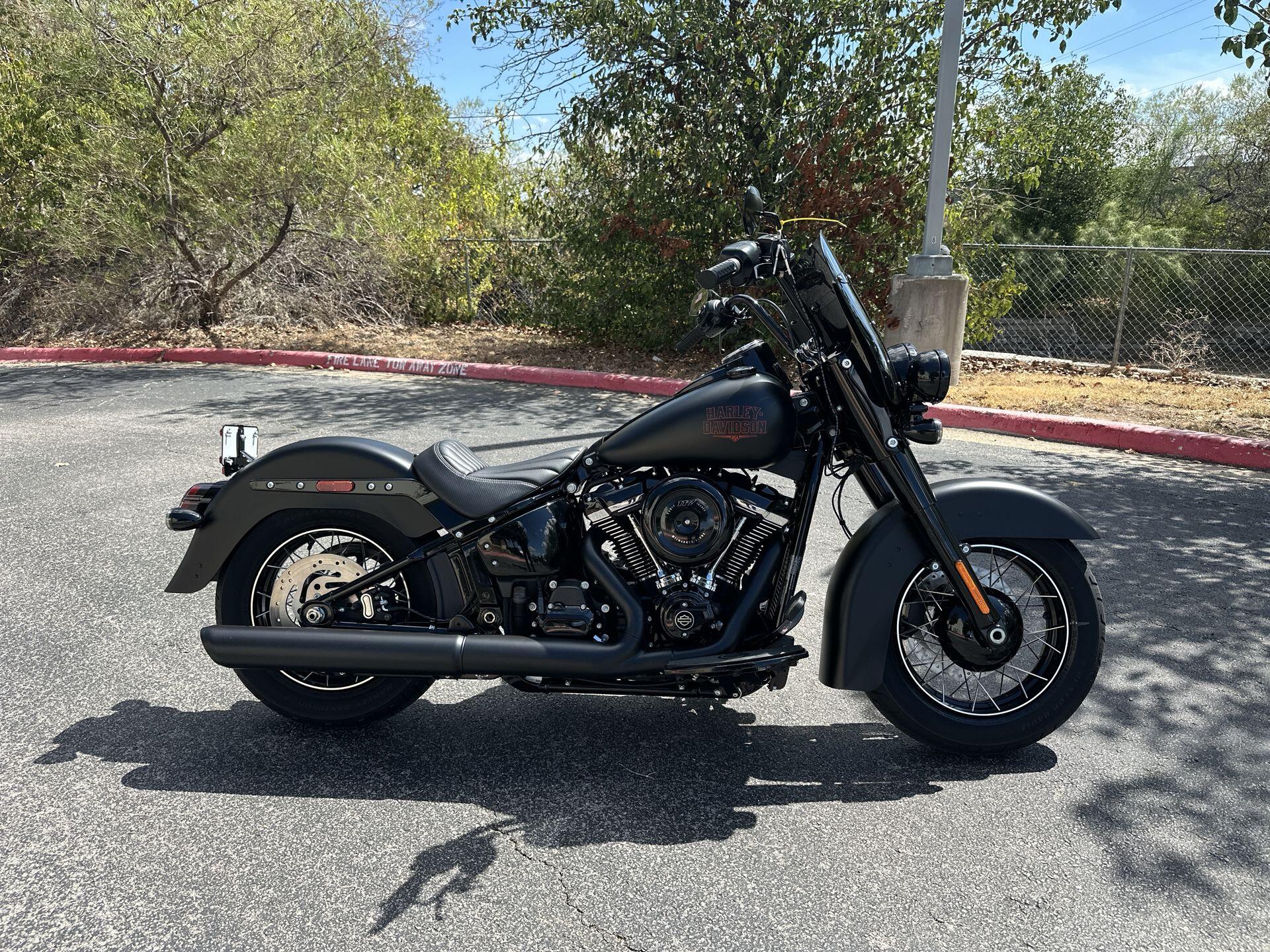 2026 Harley-Davidson® Deadwood™ FLHD