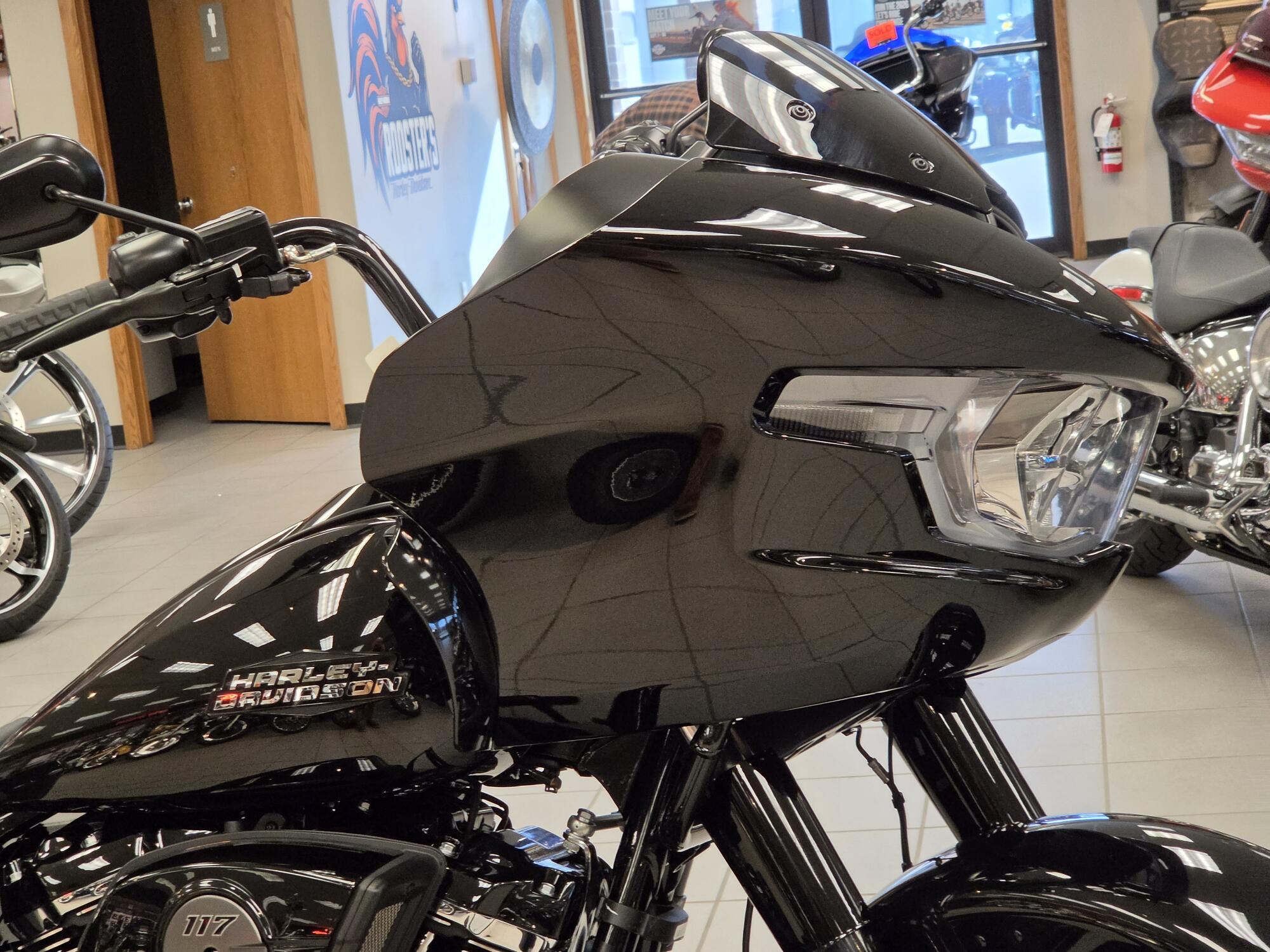 2026 Harley-Davidson® Road Glide® Vivid Black Black Trim, photo 10