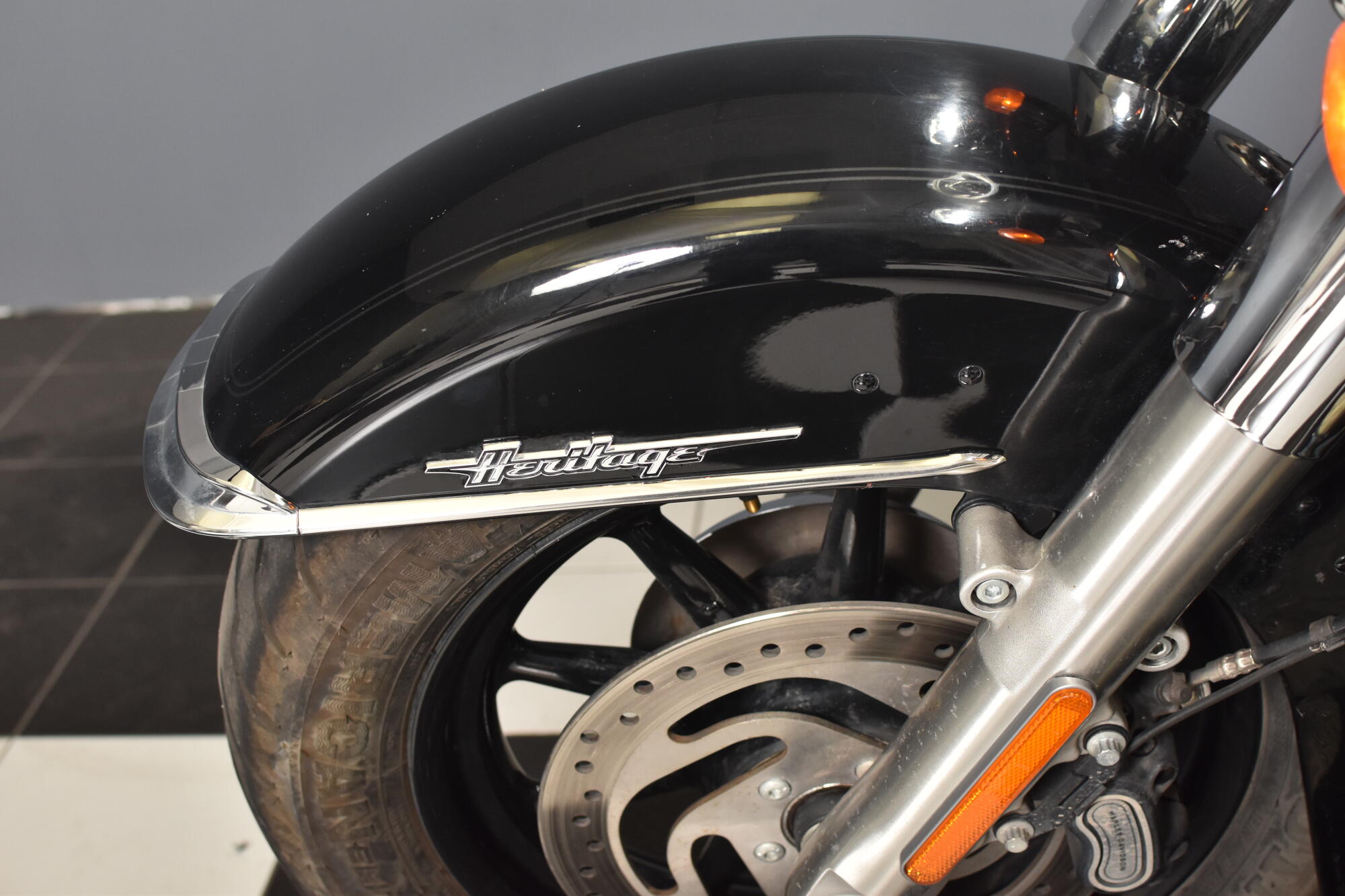 2022 Harley-Davidson® Heritage Classic 114 Vivid Black (Black Finish w/Cast Wheels) FLHCS, photo 18