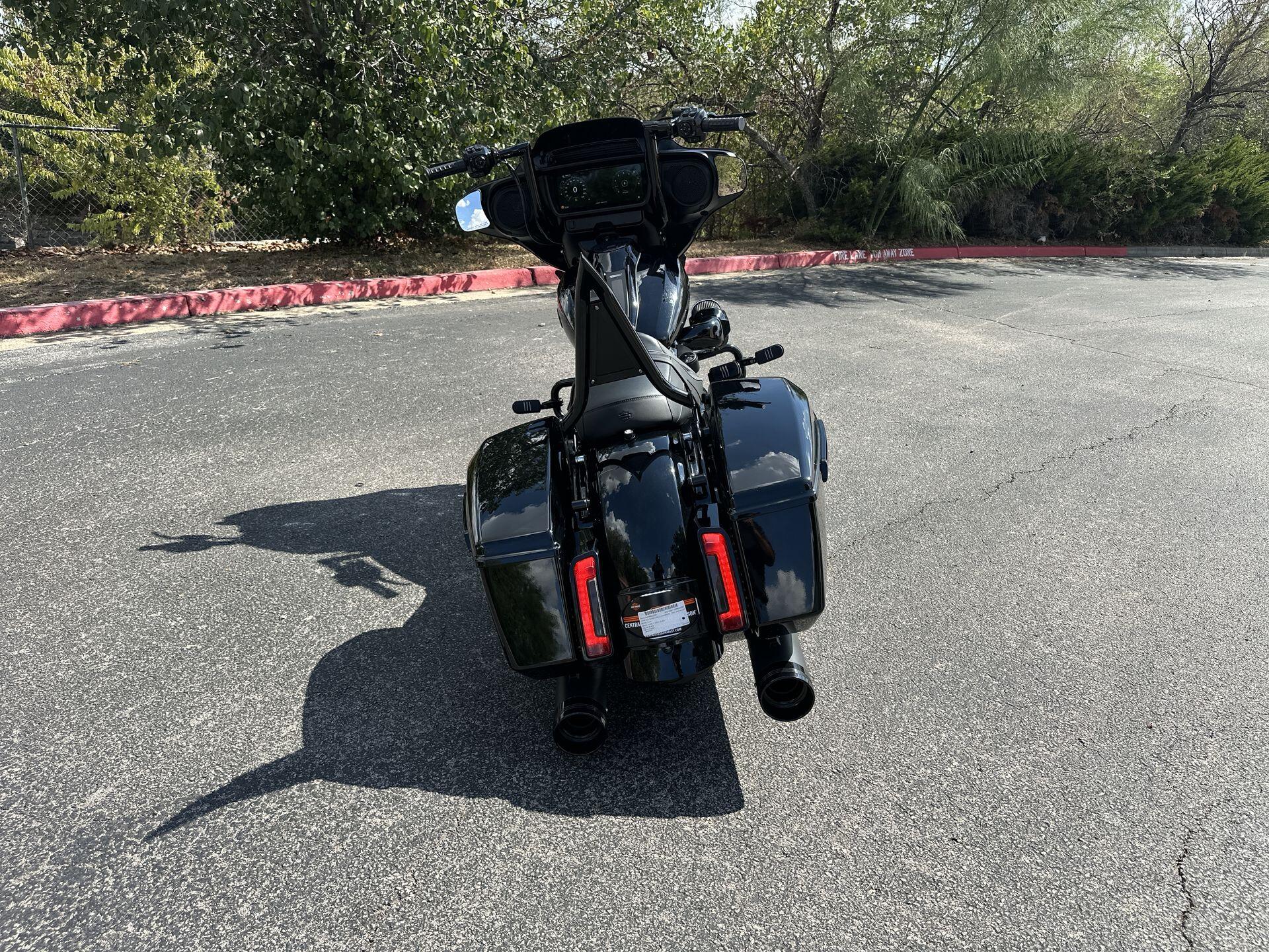 2024 Harley-Davidson® Street Glide® FLHX, photo 9