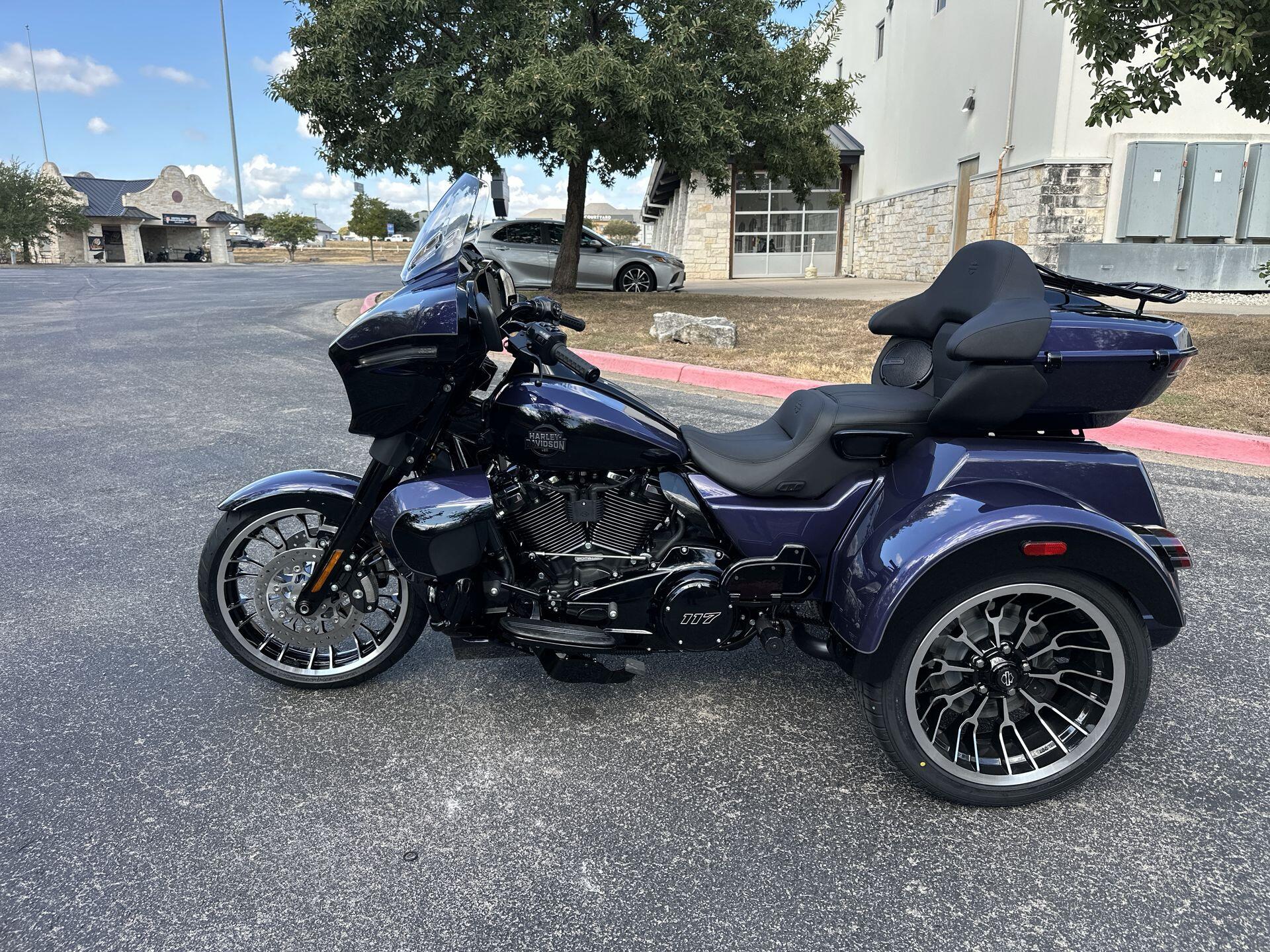 2026 Harley-Davidson® Street Glide 3 Limited FLHLT, photo 7