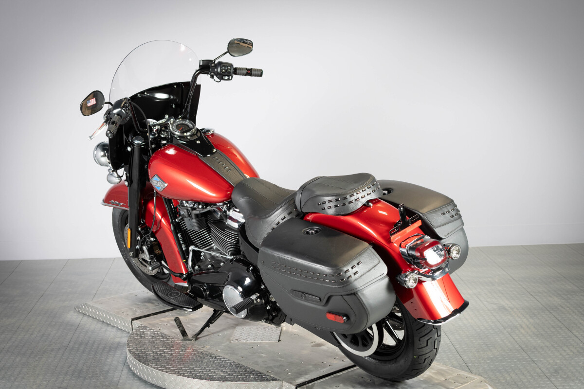 2026 Harley-Davidson® Heritage Classic FLHC, photo 19
