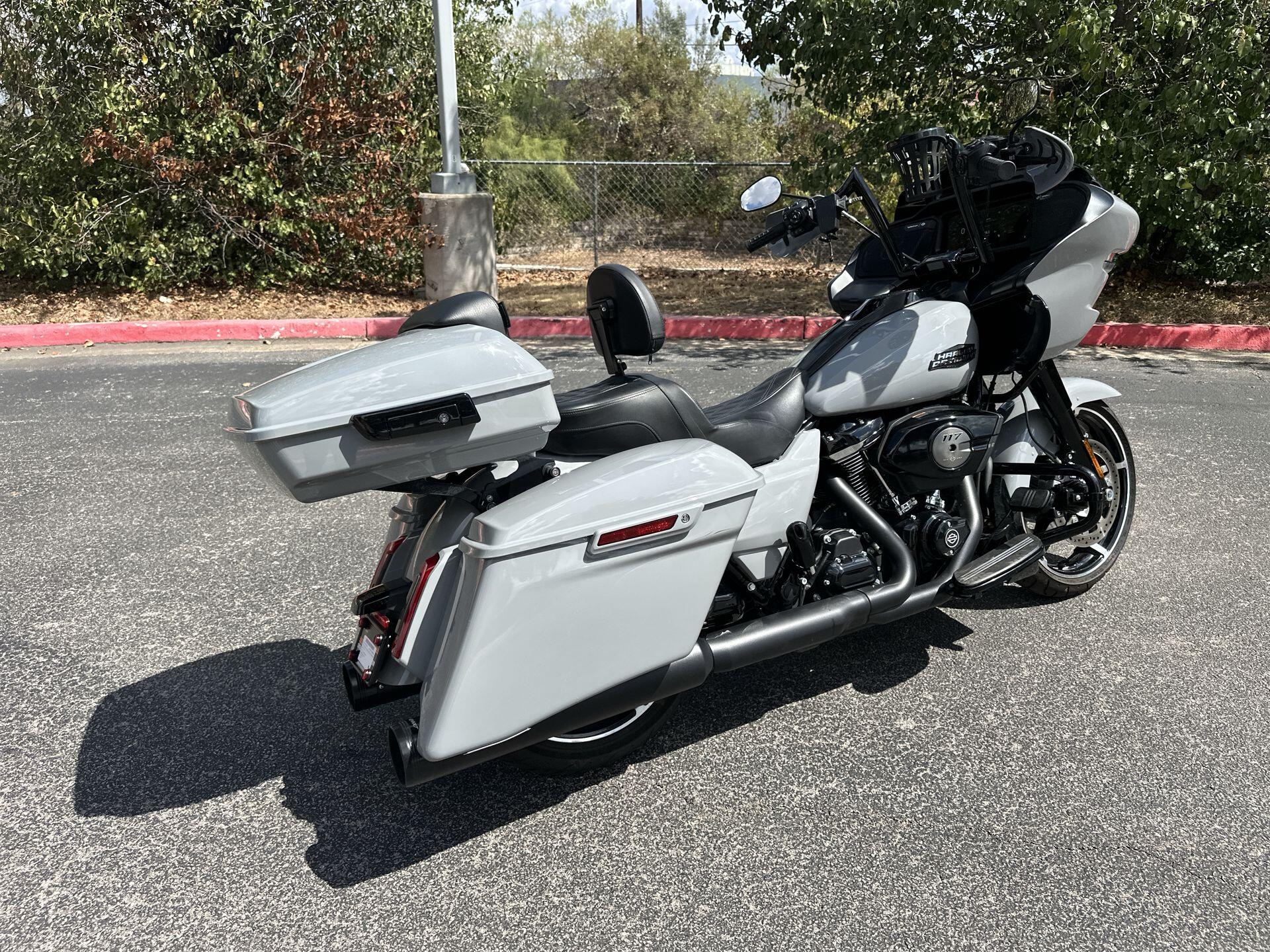 2025 Harley-Davidson® Road Glide™ FLTRX, photo 8