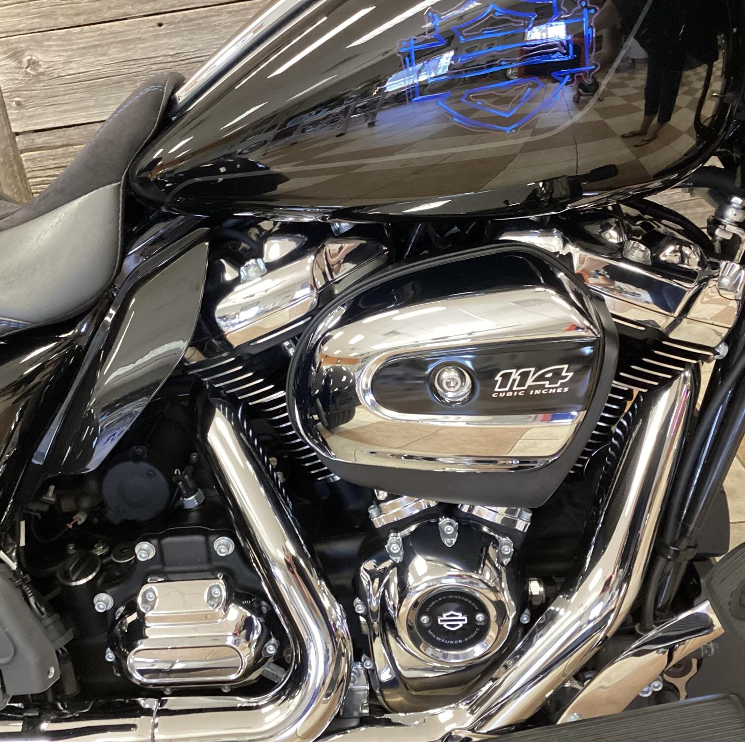 2023 Harley-Davidson® Road Glide® 3 Vivid Black, photo 12