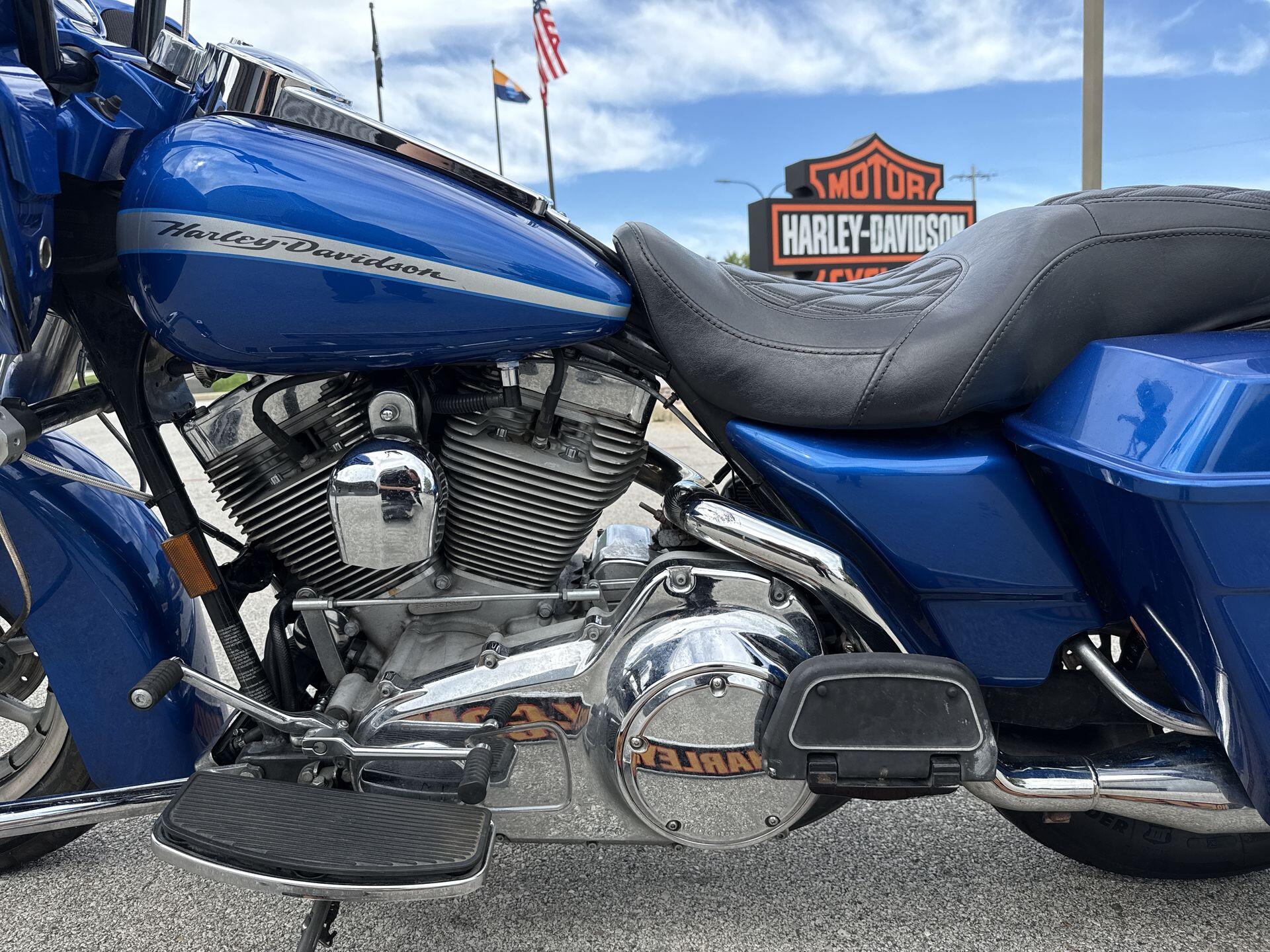 2007 Harley-Davidson® Road Glide® Pacific Blue Pearl, photo 13