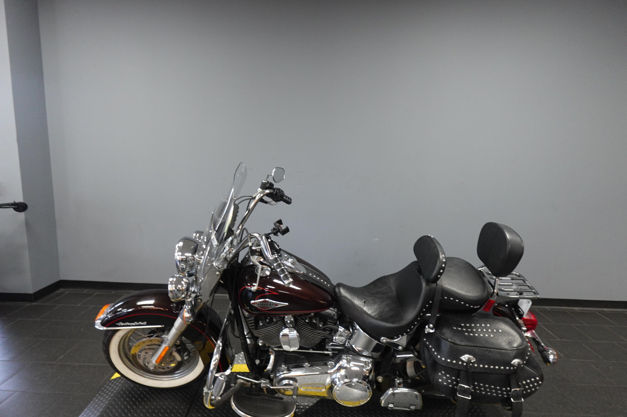 2011 Harley-Davidson® Heritage Softail® Classic FLSTC, photo 5