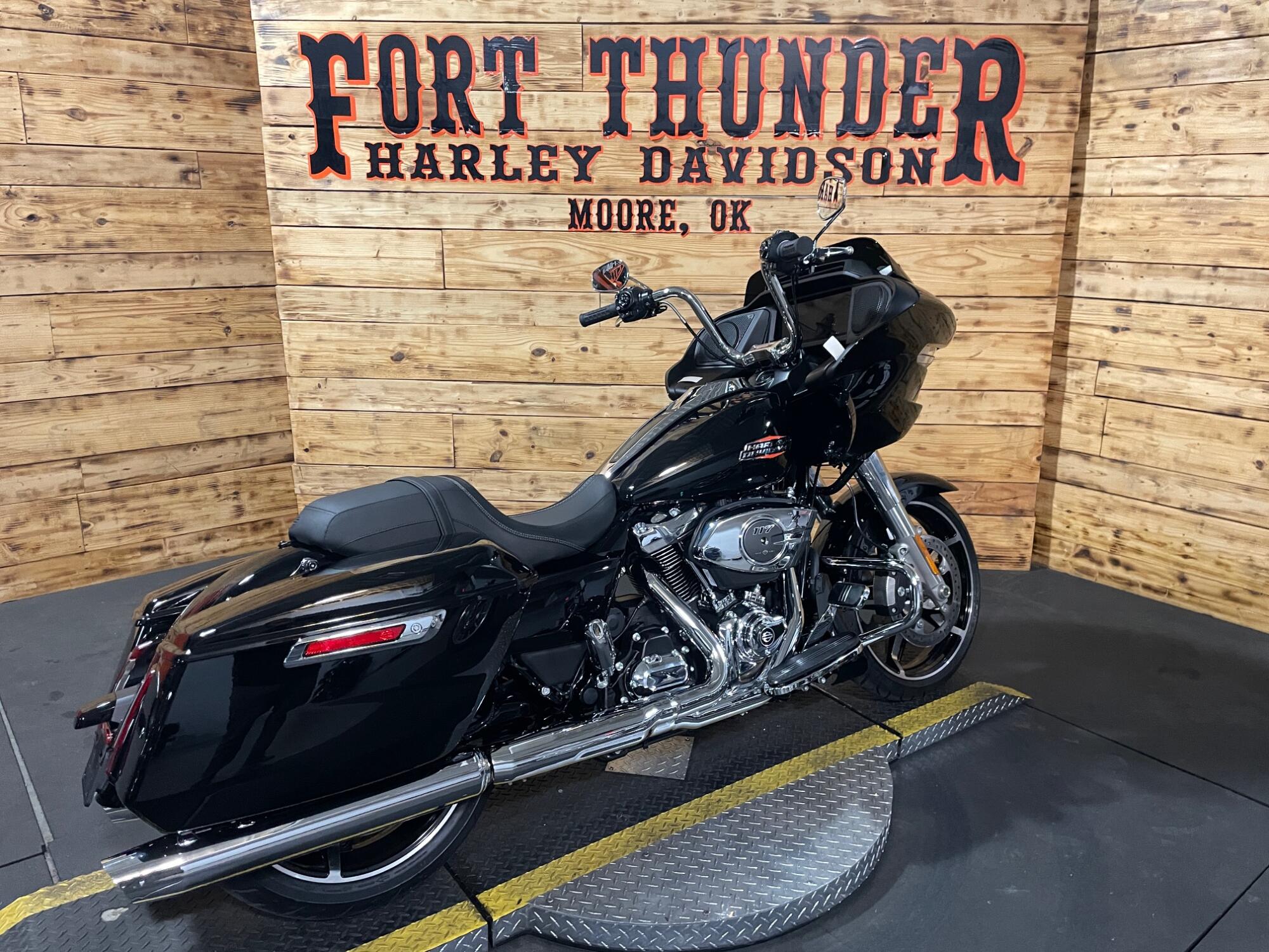 2026 Harley-Davidson® Road Glide® FLTRX, photo 15