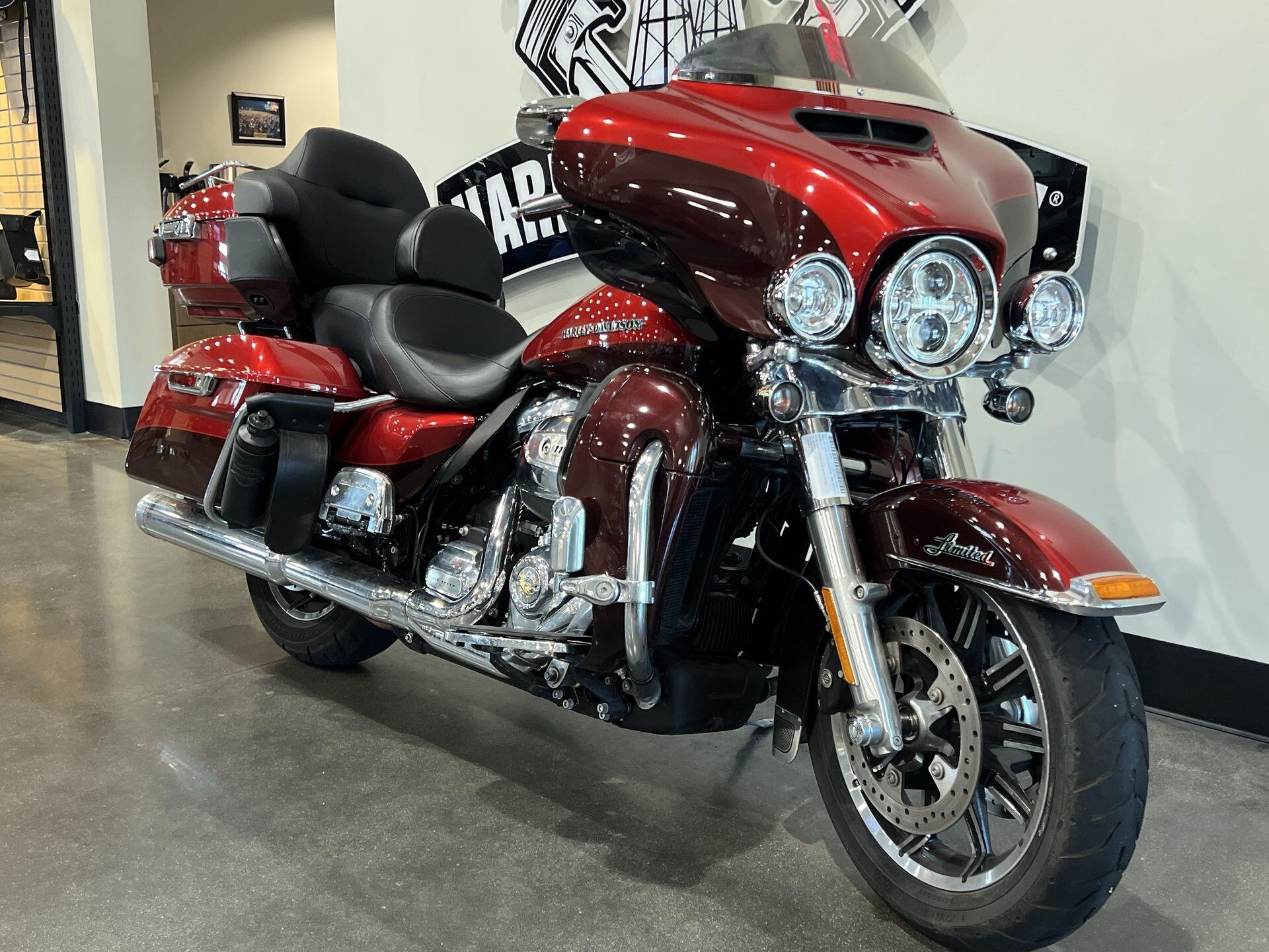 2019 Harley-Davidson® Ultra Limited FLHTK, photo 3