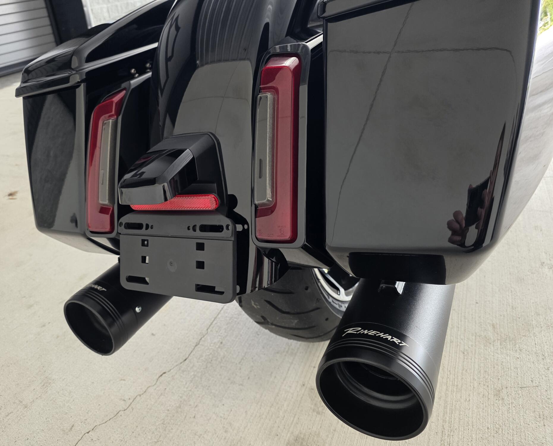 2026 Harley-Davidson® Road Glide® Vivid Black Black Trim, photo 10