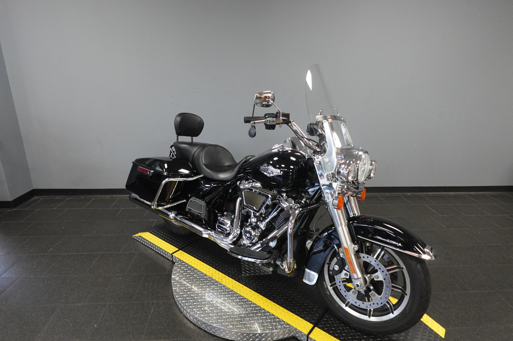 2019 Harley-Davidson® Road King® FLHR, photo 2