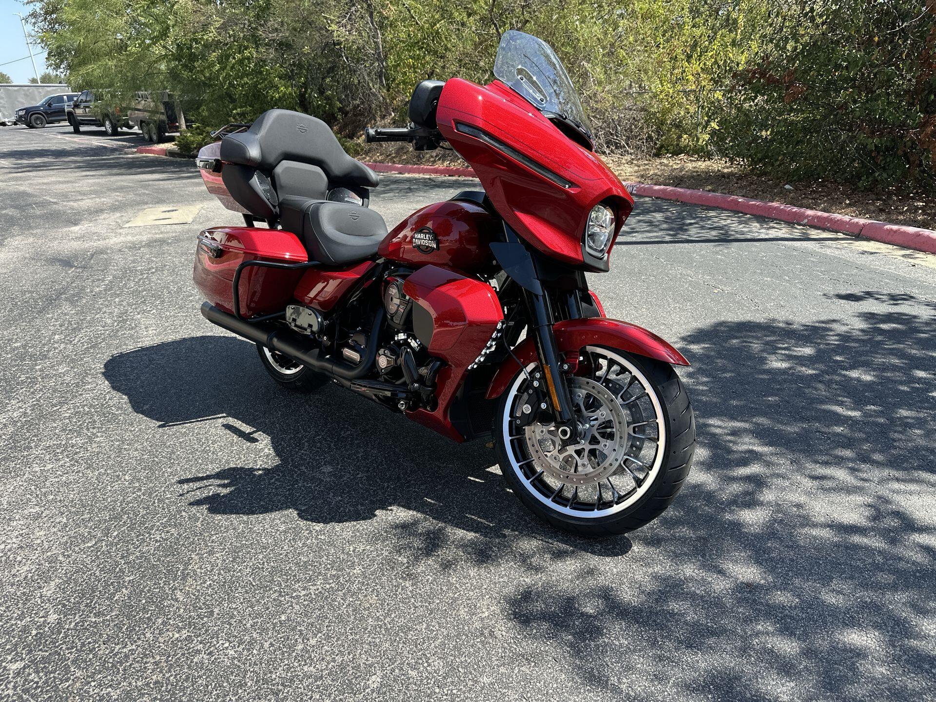 2026 Harley-Davidson® Street Glide Limited FLHXL, photo 3