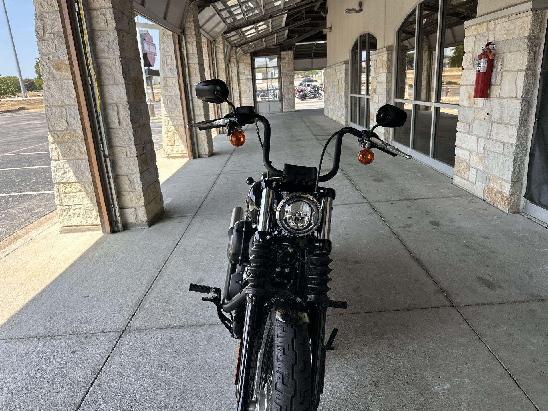 2020 Harley-Davidson® Street Bob® FXBB, photo 11