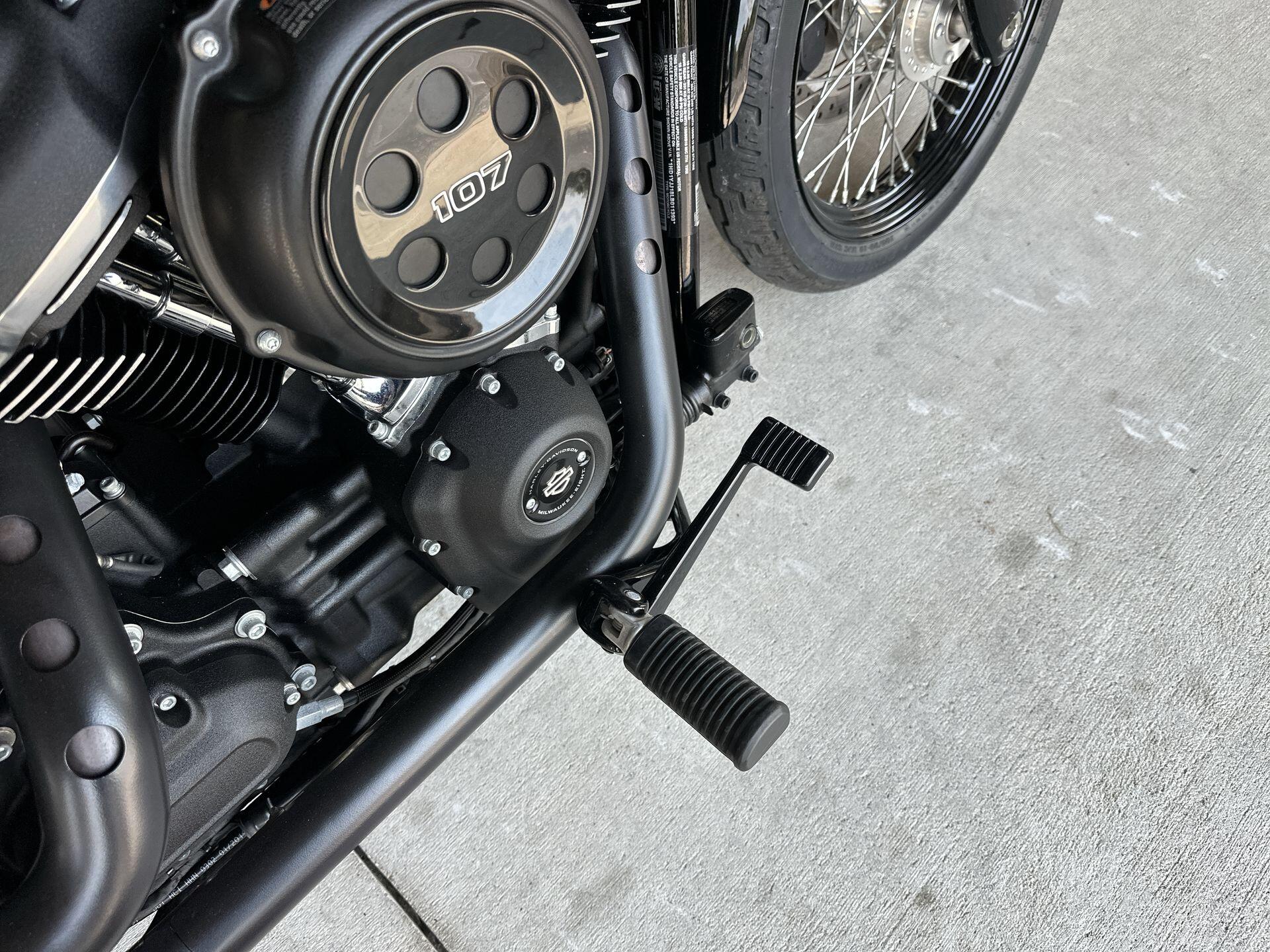 2020 Harley-Davidson® Street Bob® FXBB, photo 17