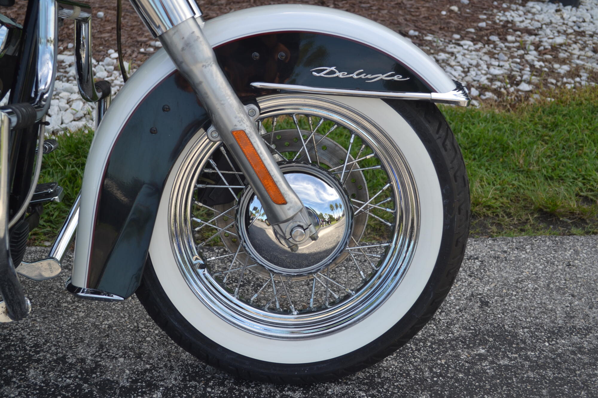 2006 Harley-Davidson® Softail® Deluxe - FLSTNI, photo 2