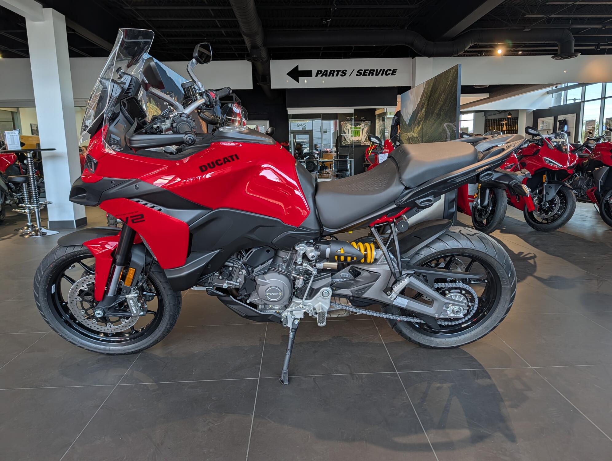 2027 DUCATI MULTISTRADA V2 RED, photo 6