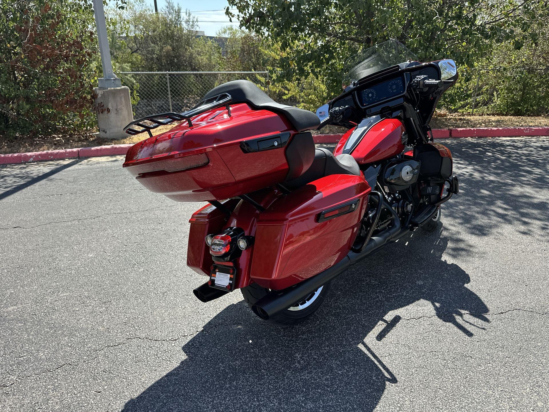 2026 Harley-Davidson® Street Glide Limited FLHXL, photo 9