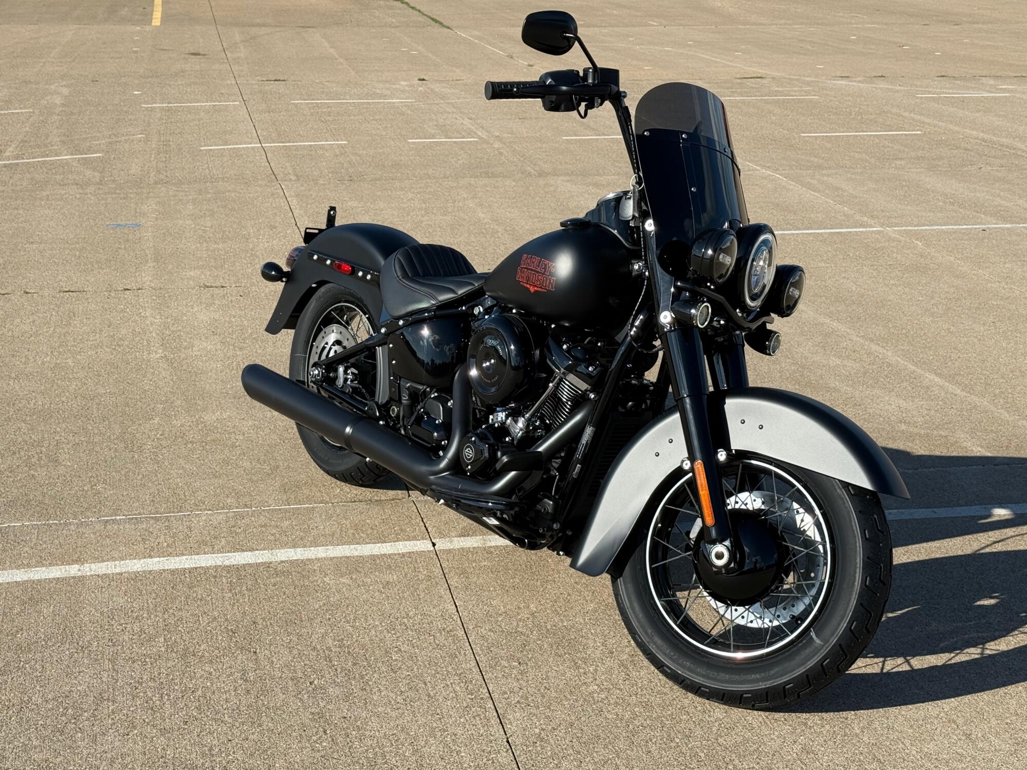 2026 Harley-Davidson® Deadwood™ Black Denim, photo 3